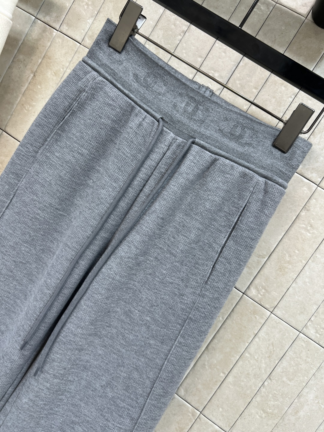 小香家 25秋冬新款 字母织带腰头阔腿裤 自带垂坠感 字母腰头松紧设计精致高级不挑人 彰显品牌魅力 大牌