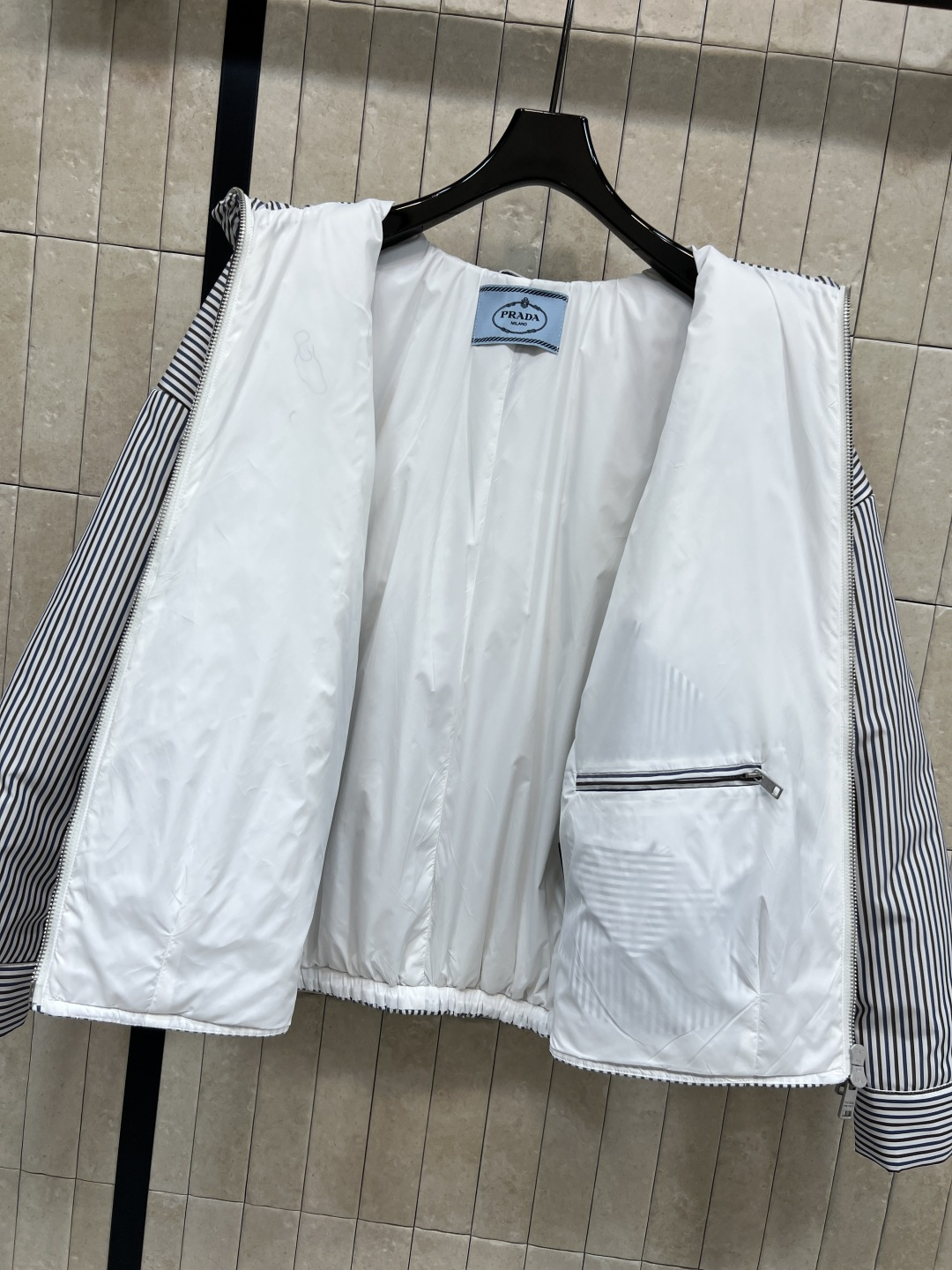 PD家 25秋冬新款 三角标连帽棉服 不挑身材的极简棉服 保暖又不臃肿 上身氧气感满满 保暖性up 衣服