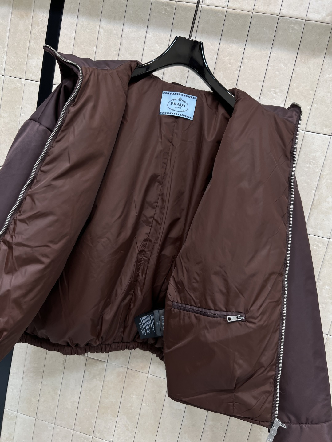 PD家 25秋冬新款 三角标连帽棉服 不挑身材的极简棉服 保暖又不臃肿 上身氧气感满满 保暖性up 衣服