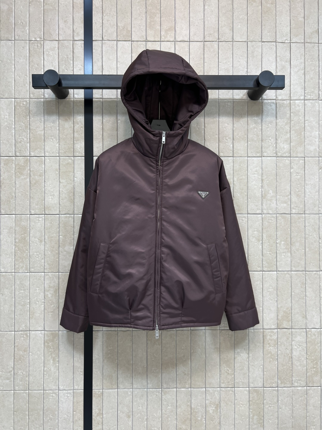 PD家 25秋冬新款 三角标连帽棉服 不挑身材的极简棉服 保暖又不臃肿 上身氧气感满满 保暖性up 衣服