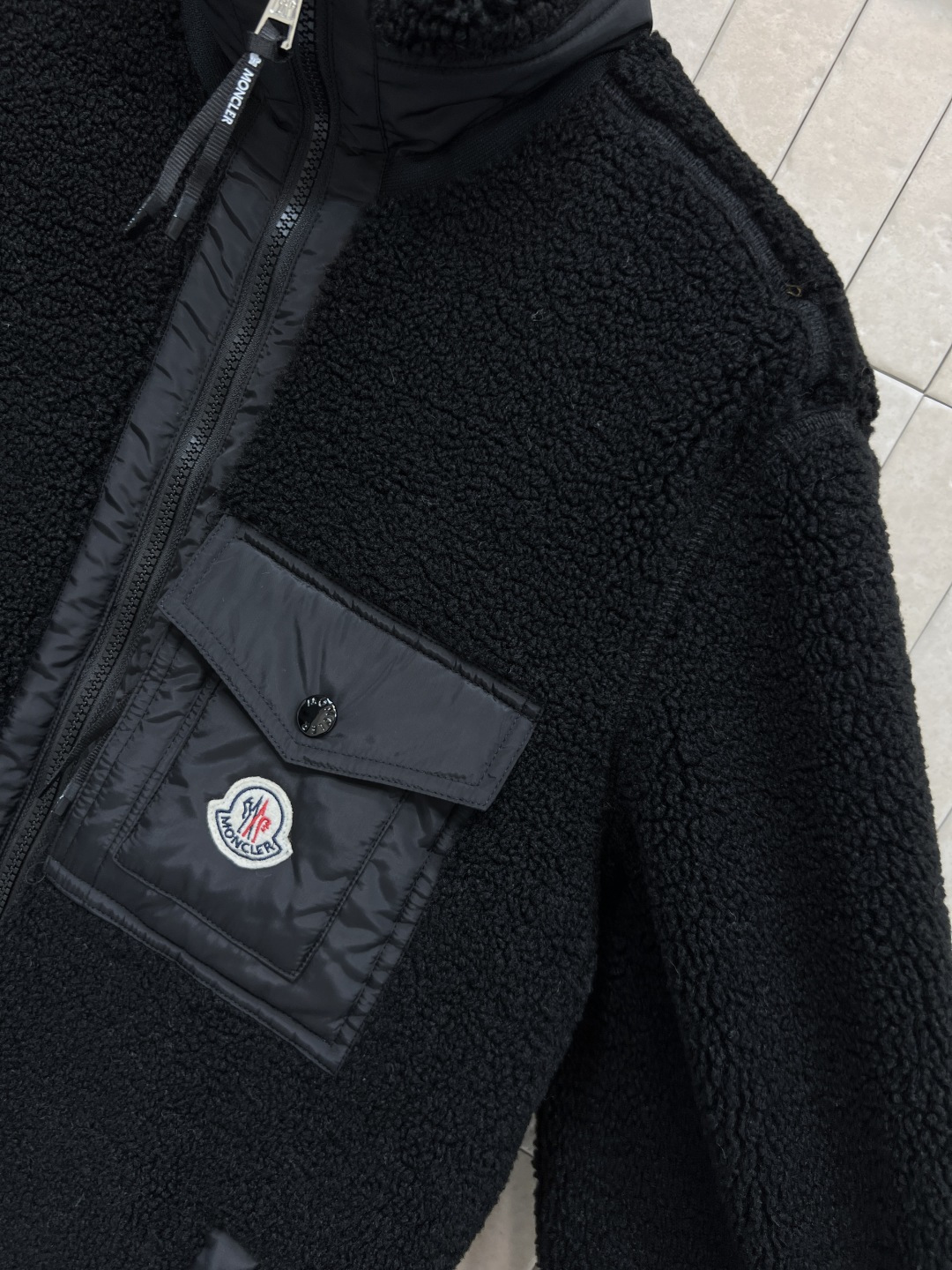 M家 25秋冬新款 羊羔毛立领外套 面料柔软 轻薄又舒适摸起来超级舒服 软乎乎上身超级可爱 宽松版型百搭