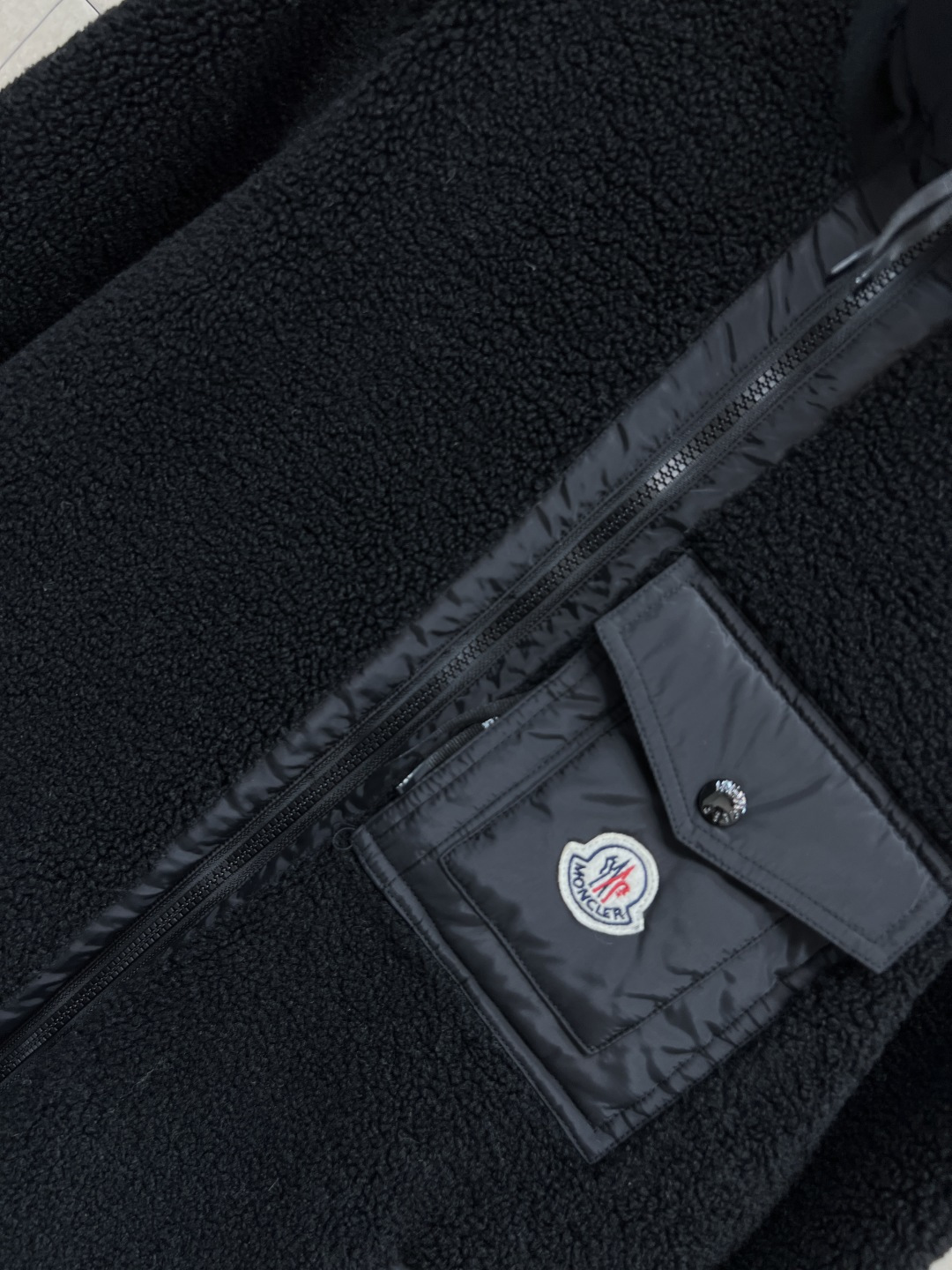 M家 25秋冬新款 羊羔毛立领外套 面料柔软 轻薄又舒适摸起来超级舒服 软乎乎上身超级可爱 宽松版型百搭