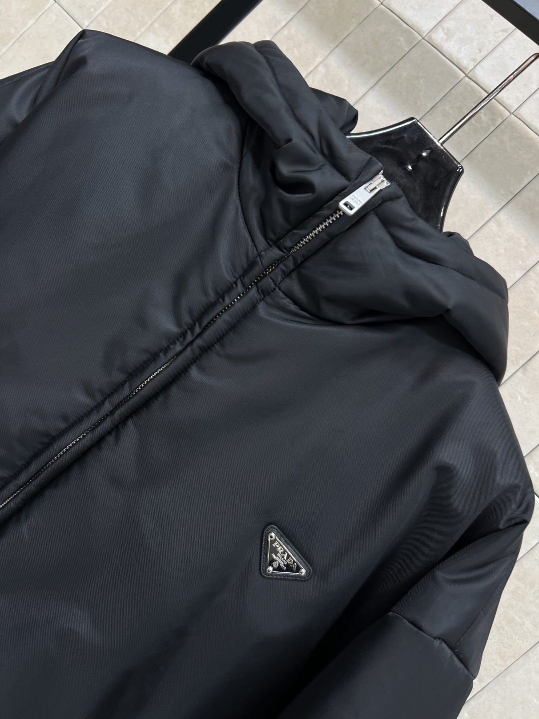 PD家 25秋冬新款 三角标连帽棉服 不挑身材的极简棉服 保暖又不臃肿 上身氧气感满满 保暖性up 衣服