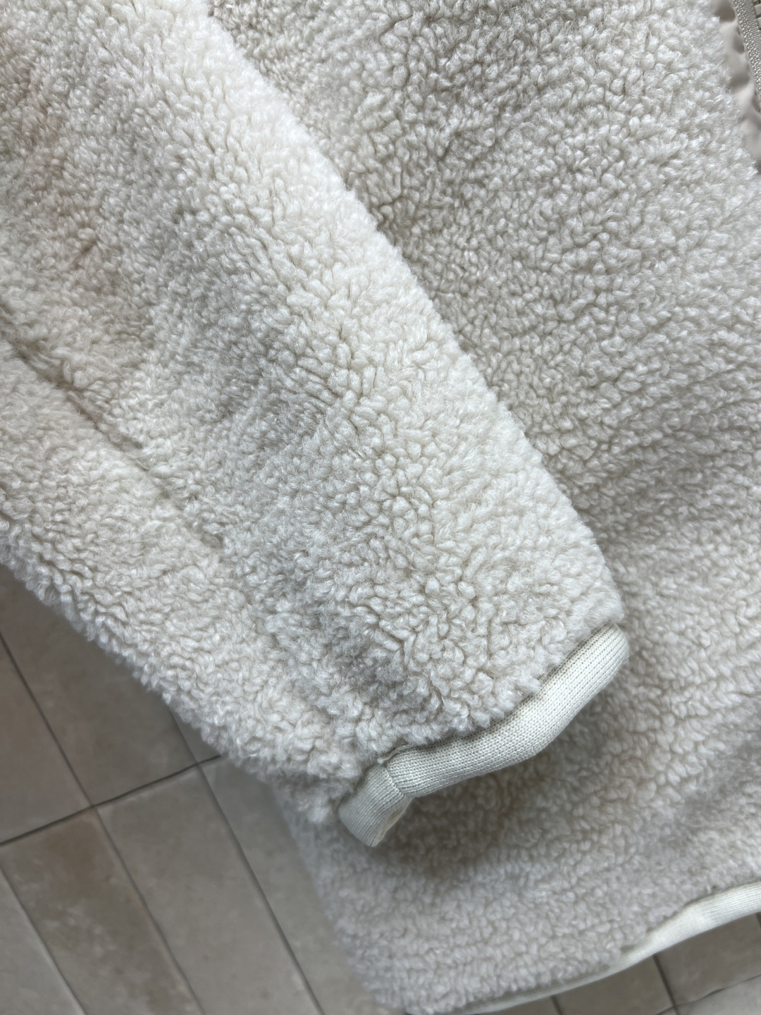 M家 25秋冬新款 羊羔毛立领外套 面料柔软 轻薄又舒适摸起来超级舒服 软乎乎上身超级可爱 宽松版型百搭