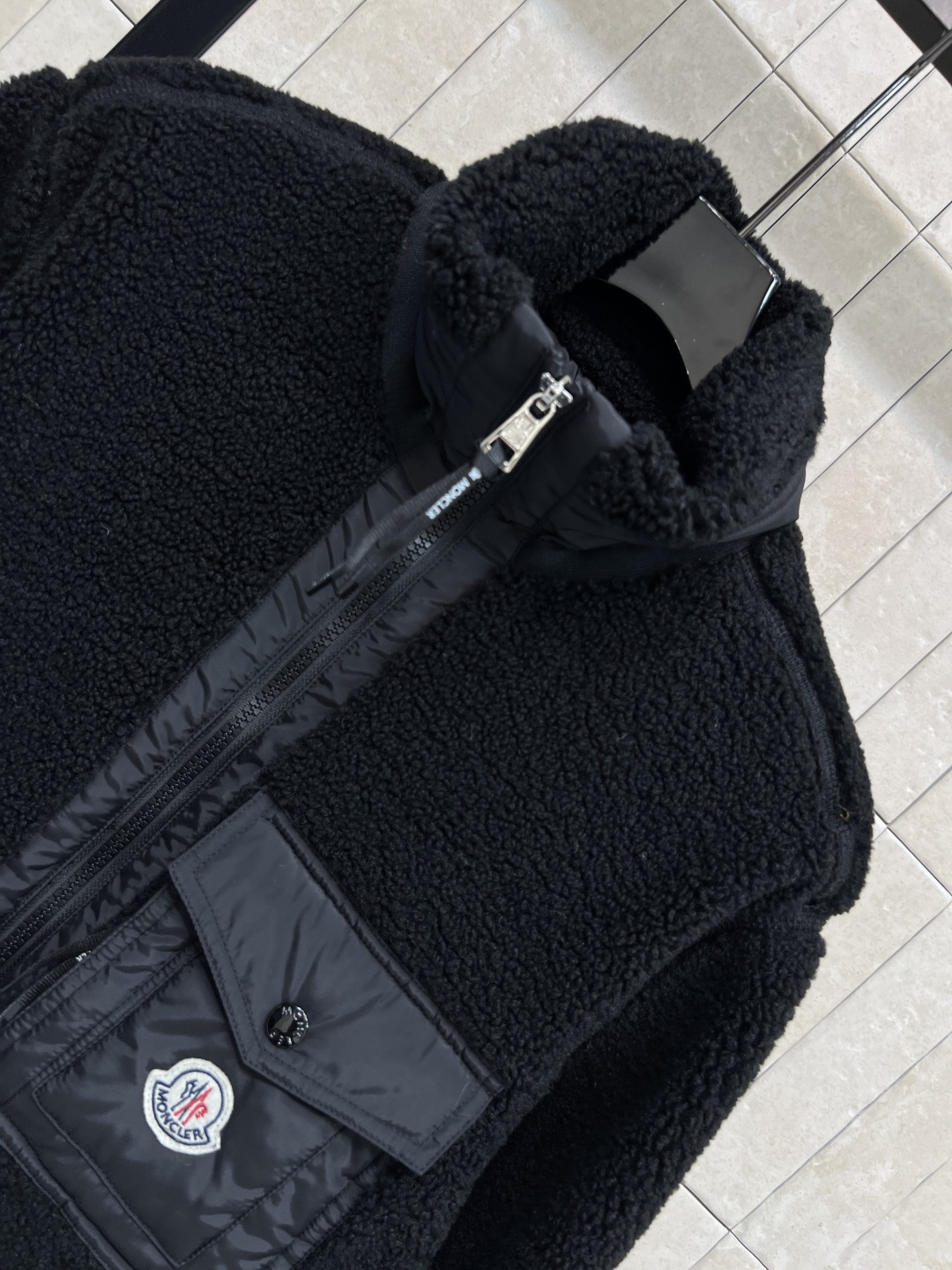 M家 25秋冬新款 羊羔毛立领外套 面料柔软 轻薄又舒适摸起来超级舒服 软乎乎上身超级可爱 宽松版型百搭