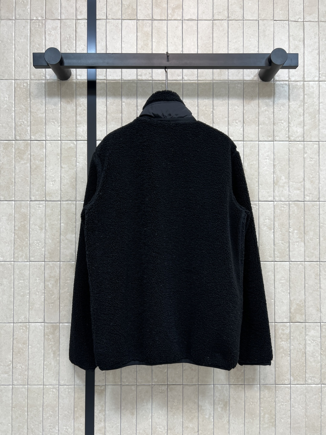 M家 25秋冬新款 羊羔毛立领外套 面料柔软 轻薄又舒适摸起来超级舒服 软乎乎上身超级可爱 宽松版型百搭