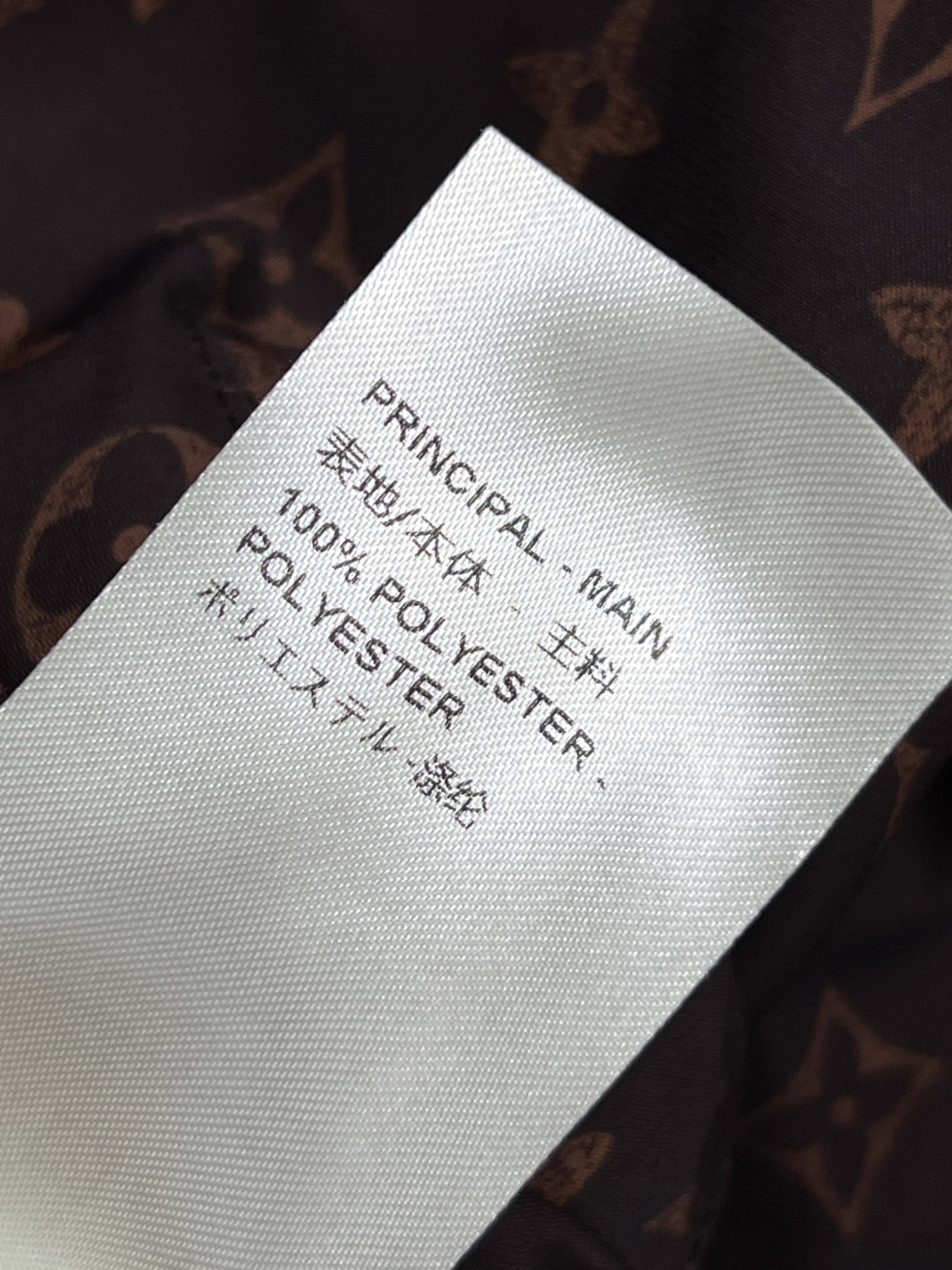 L家 25秋冬新款 老花印花棒球服夹克外套 两个颜色都很好看 罗纹领拼接 棒球服夹克版型 上身帅气又时髦