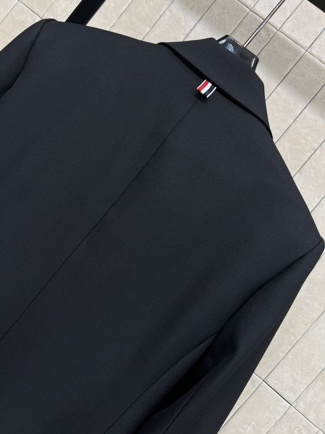 TB家 25秋冬新款 翻领西装外套 YB定制的经典彩条元素里衬 翻领立体修身剪裁版型 自带减龄的学院风少