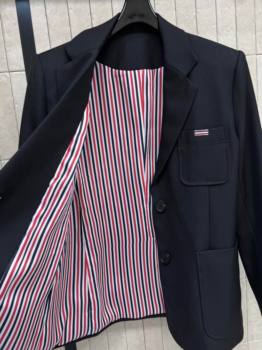 TB家 25秋冬新款 翻领西装外套 YB定制的经典彩条元素里衬 翻领立体修身剪裁版型 自带减龄的学院风少