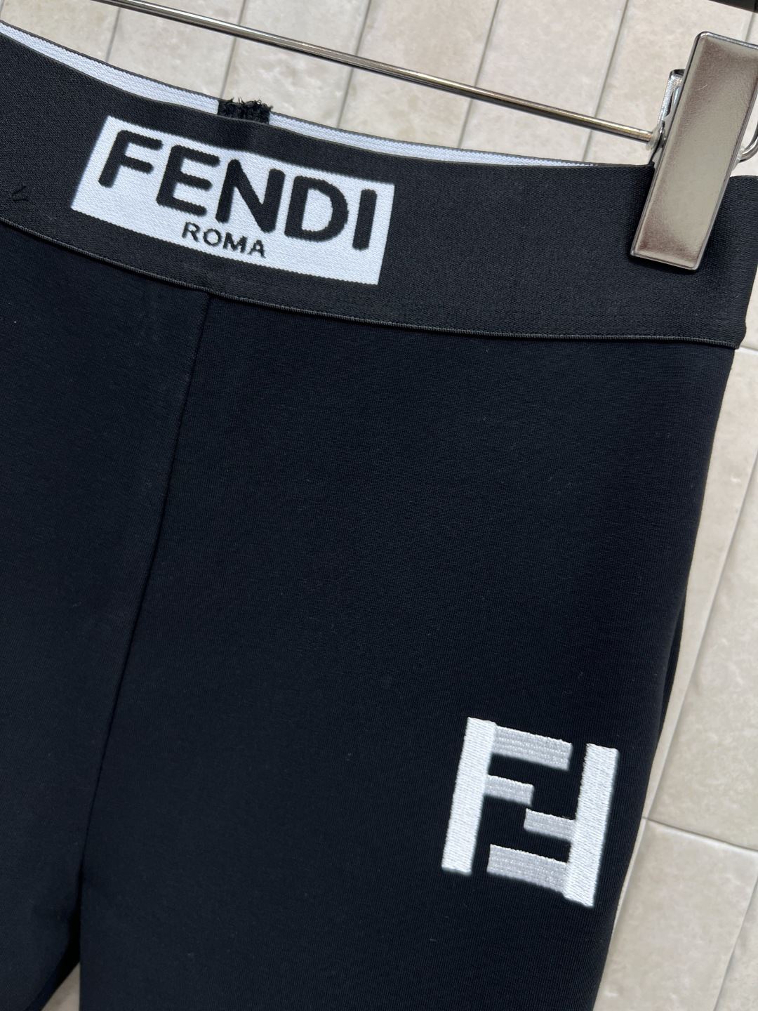 FD家 25秋冬新款 人手必备打底裤 字母织带腰节设计 带弹力的紧身裤型 上身百搭各种衣服 FF字母刺绣