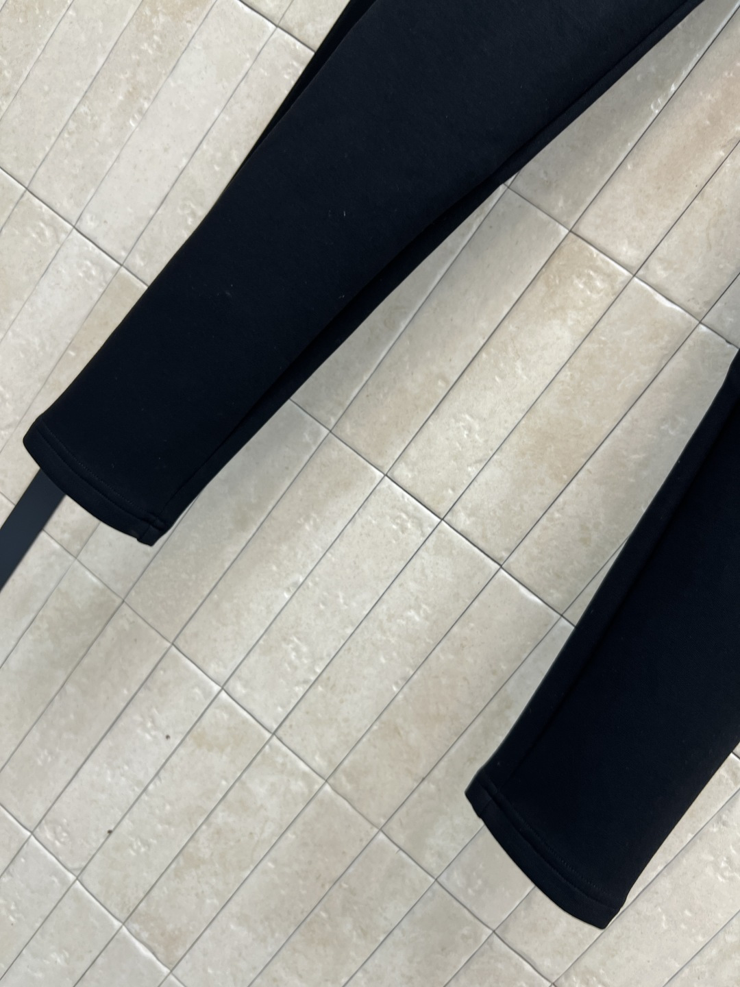 FD家 25秋冬新款 人手必备打底裤 字母织带腰节设计 带弹力的紧身裤型 上身百搭各种衣服 FF字母刺绣