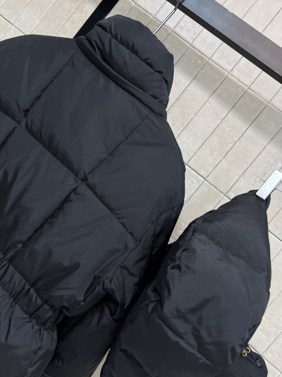 M家 25秋冬新款 连帽收腰羽绒服 连帽可拆卸立领+松紧收腰的设计 上身立显身材 冬季必备的保暖神器 百