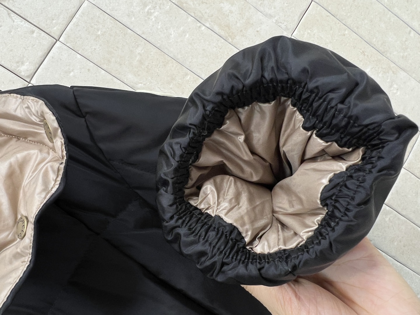 M家 25秋冬新款 连帽收腰羽绒服 连帽可拆卸立领+松紧收腰的设计 上身立显身材 冬季必备的保暖神器 百