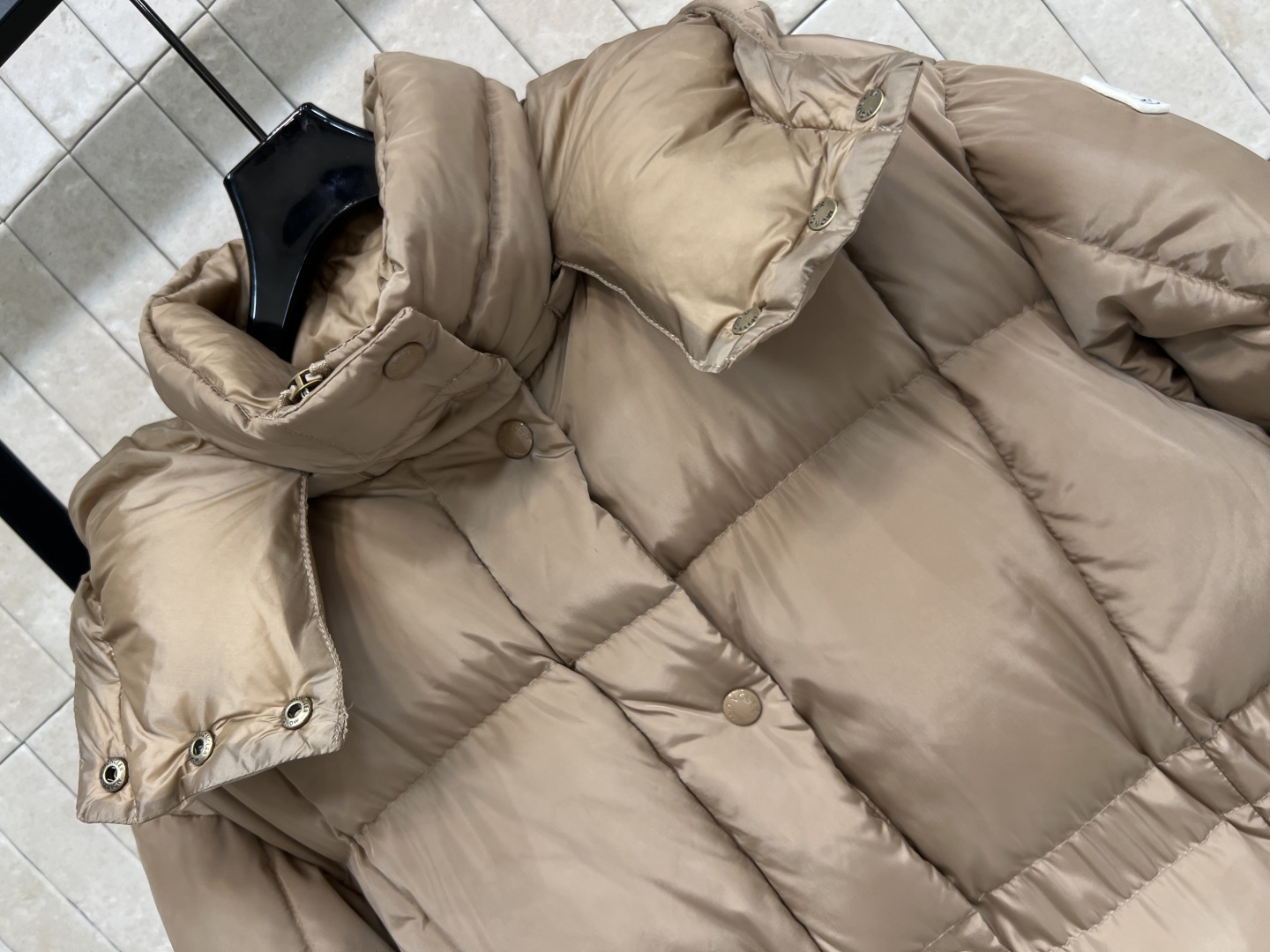 M家 25秋冬新款 连帽收腰羽绒服 连帽可拆卸立领+松紧收腰的设计 上身立显身材 冬季必备的保暖神器 百