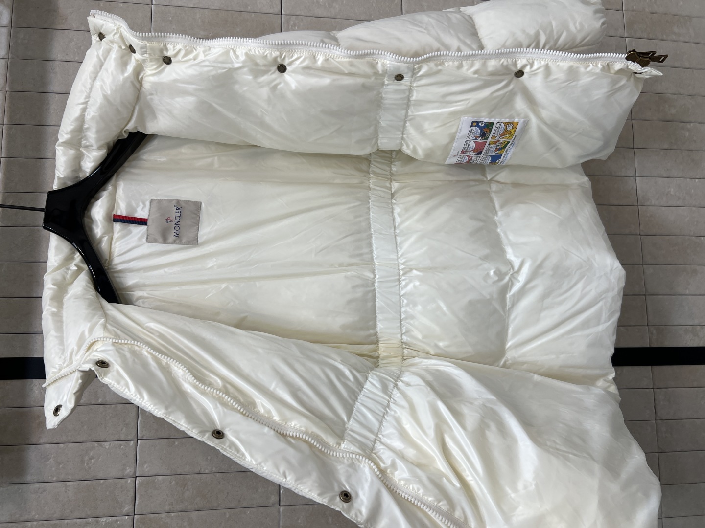 M家 25秋冬新款 连帽收腰羽绒服 连帽可拆卸立领+松紧收腰的设计 上身立显身材 冬季必备的保暖神器 百