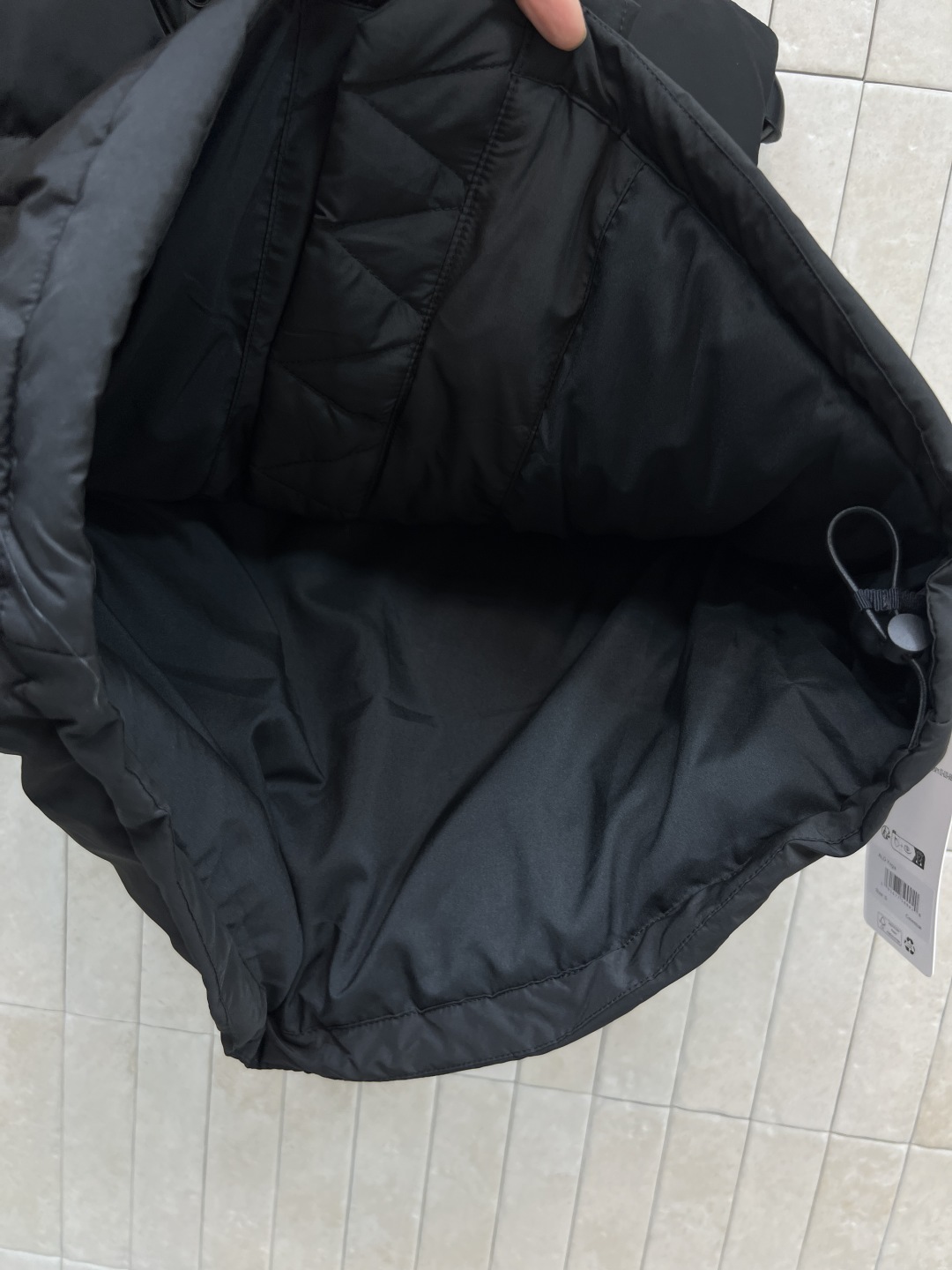 AIo 25秋冬新款 连帽立领羽绒马甲 帽子可拆卸立领设计 色系清新又浪漫 H版型上身减龄又帅气 重磅羽