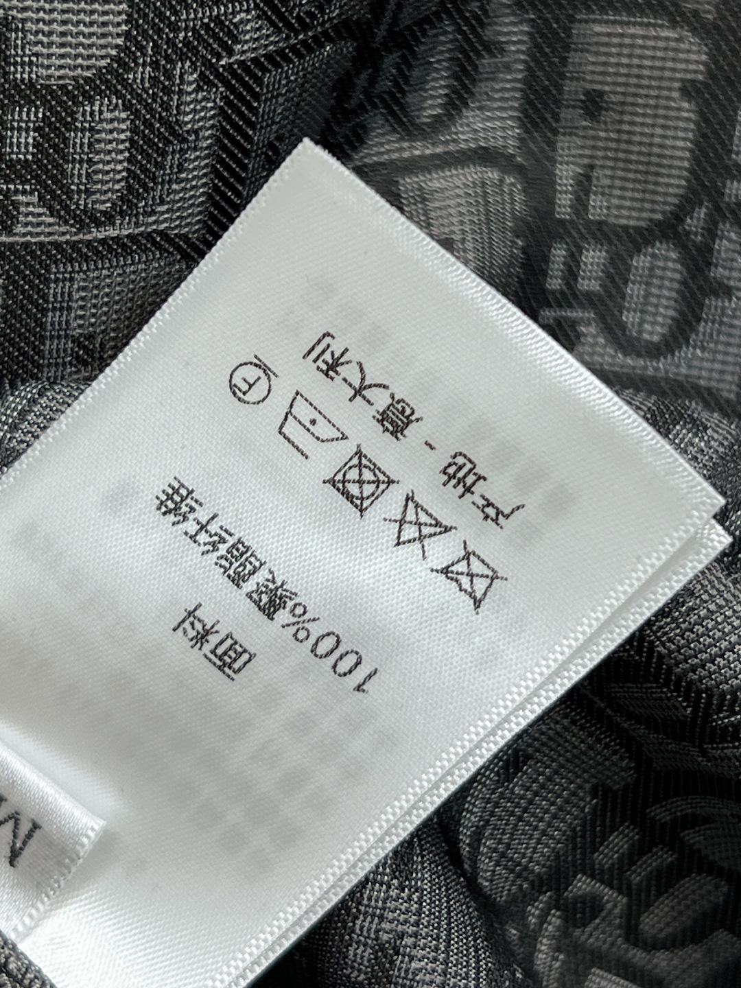 D家 25秋冬新款 D字母提花衬衫外套 经典又大气时髦 满印D字母提花面料 彰显品牌魅力 喜欢老花的一定