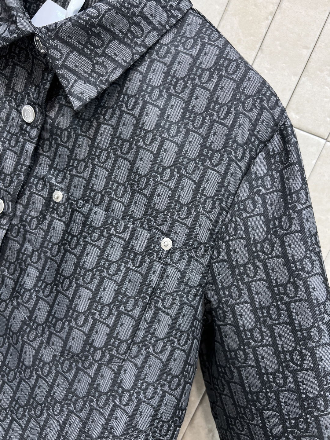 D家 25秋冬新款 D字母提花衬衫外套 经典又大气时髦 满印D字母提花面料 彰显品牌魅力 喜欢老花的一定