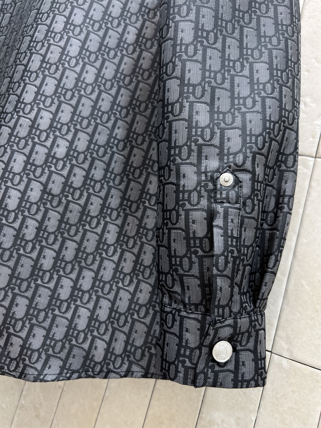 D家 25秋冬新款 D字母提花衬衫外套 经典又大气时髦 满印D字母提花面料 彰显品牌魅力 喜欢老花的一定