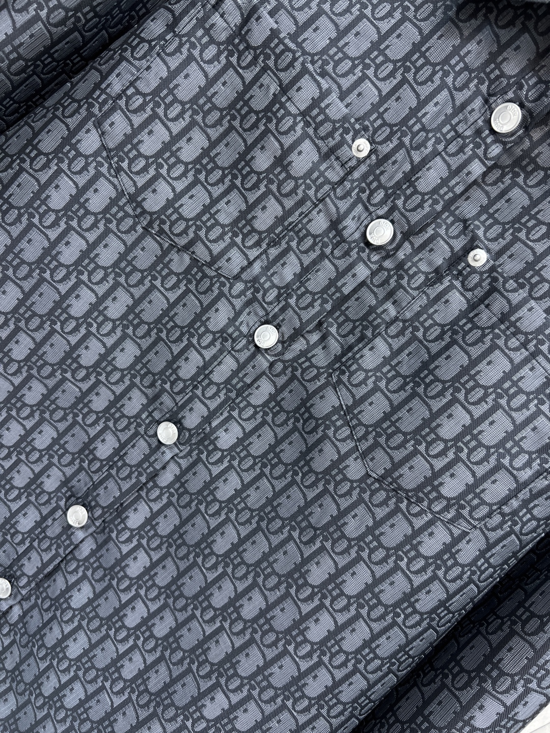 D家 25秋冬新款 D字母提花衬衫外套 经典又大气时髦 满印D字母提花面料 彰显品牌魅力 喜欢老花的一定