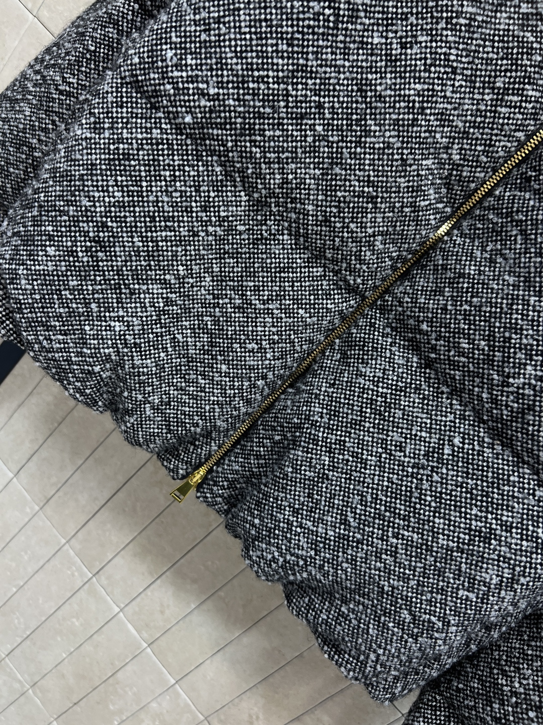 M家 25秋冬新款 杂色毛呢立领面包服 拼接羊羔毛立领设计 重磅的90鹅绒填充 轻盈又蓬松柔软 立领面包