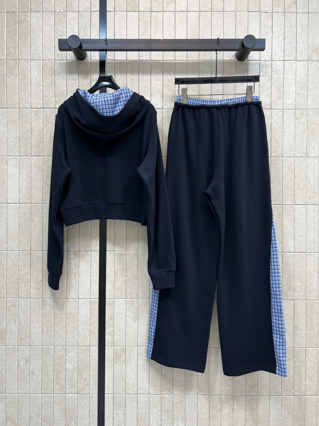 MIu家 25秋冬新款 撞色格子休闲套装 格子连帽拉链外套+格子开叉拼接阔腿裤 自带帅气和时髦 每个女生