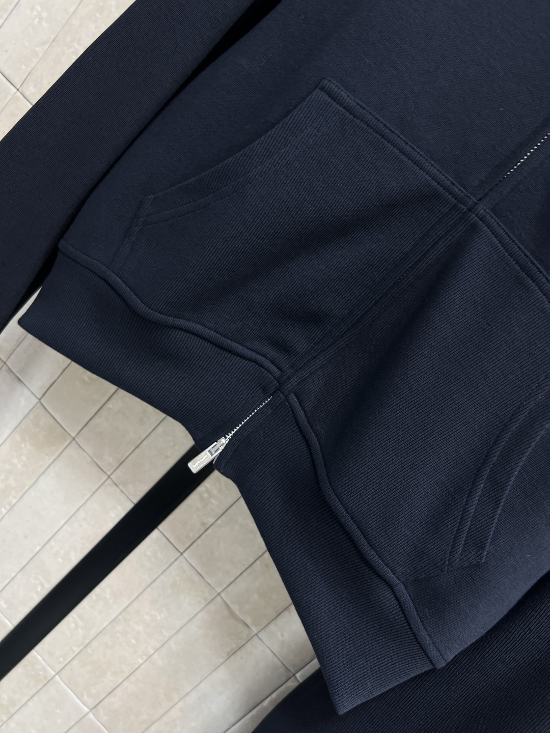 MIu家 25秋冬新款 撞色格子休闲套装 格子连帽拉链外套+格子开叉拼接阔腿裤 自带帅气和时髦 每个女生