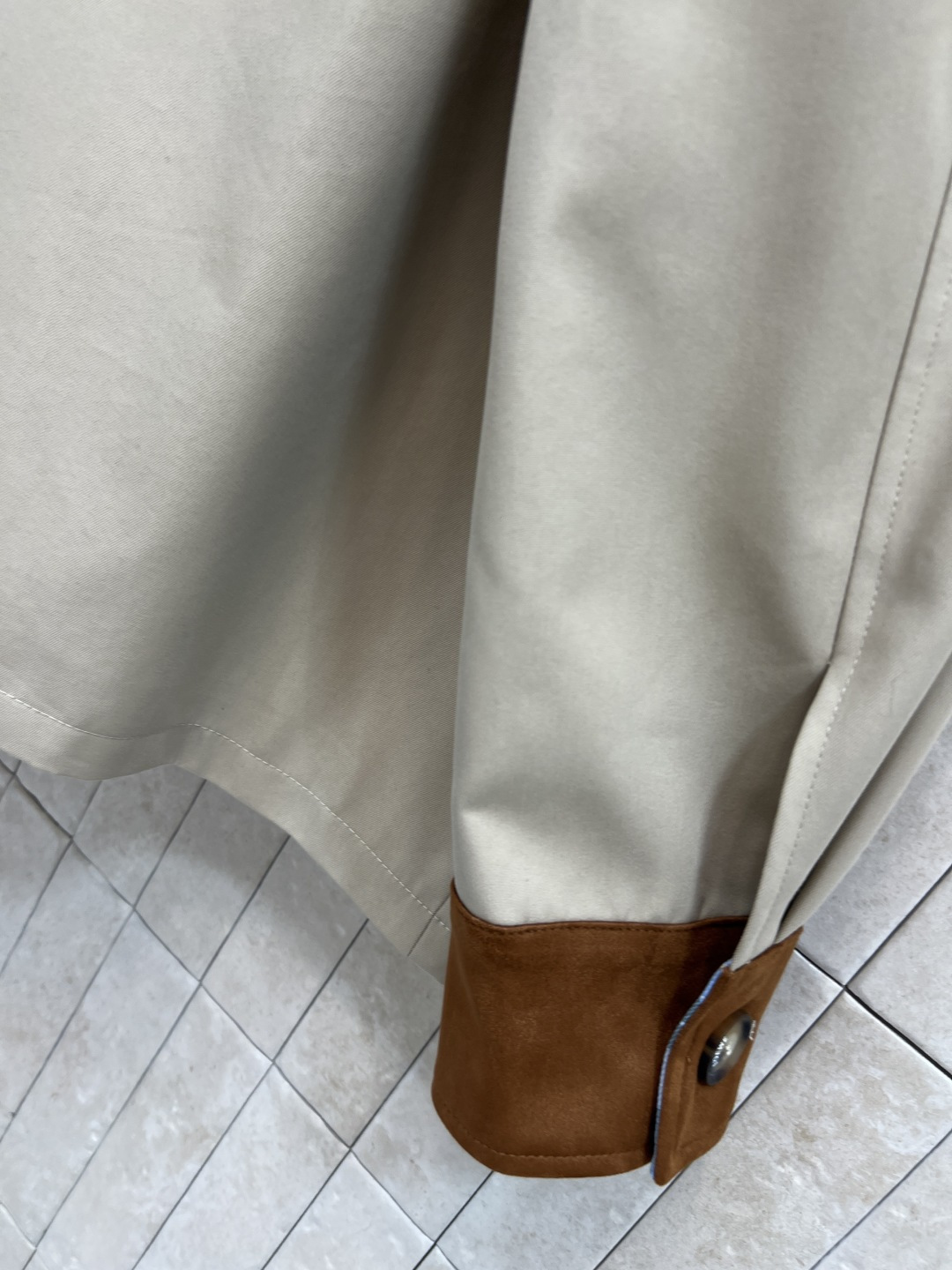 LW家 25秋冬新款 鹿皮绒翻领拼接夹克外套 鹿皮绒+复古格纹拼接翻领/袖口设计 经典宽松夹克版型干练帅