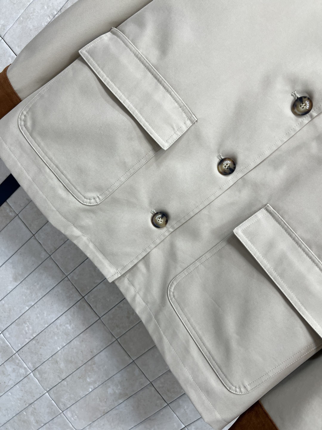 LW家 25秋冬新款 鹿皮绒翻领拼接夹克外套 鹿皮绒+复古格纹拼接翻领/袖口设计 经典宽松夹克版型干练帅