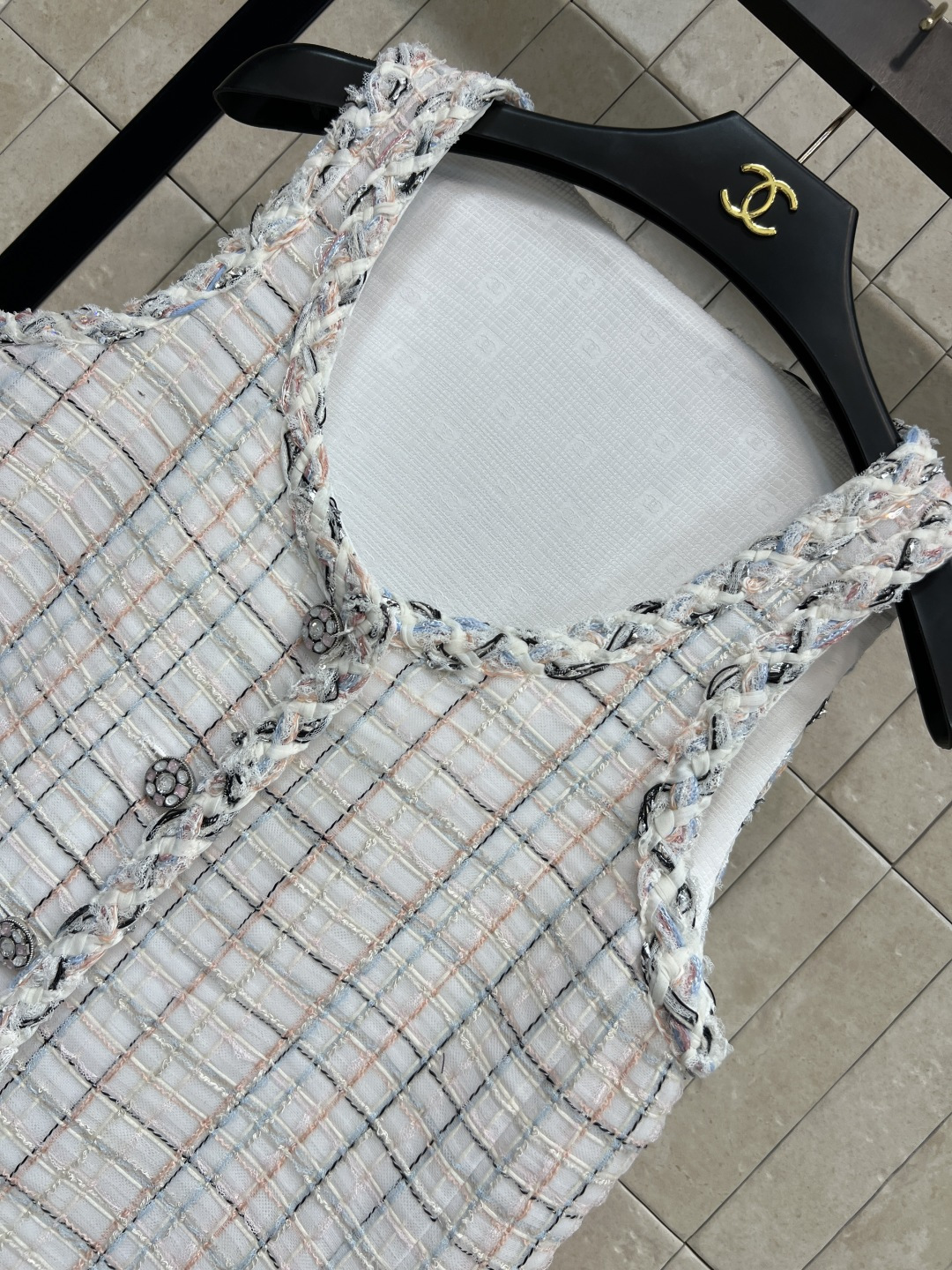 小香家 25秋冬新款 格纹粗花呢背心连衣裙 重工系列 高级感满满 版型百搭不挑人 超级显气质 千金即视感