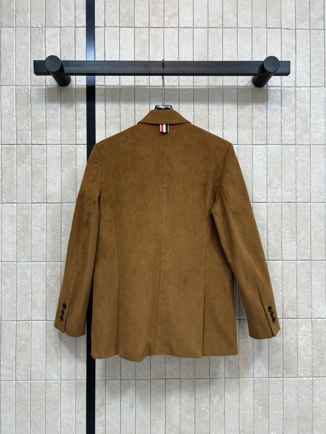 TB家 25秋冬新款 灯芯绒西装外套 超高颜值 一秒提升气质感 西装小翻领 YB定制的经典彩条元素里衬 