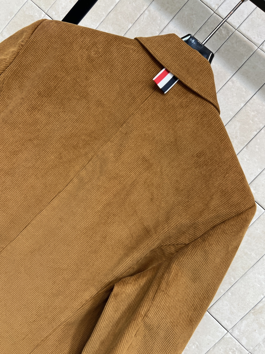 TB家 25秋冬新款 灯芯绒西装外套 超高颜值 一秒提升气质感 西装小翻领 YB定制的经典彩条元素里衬 