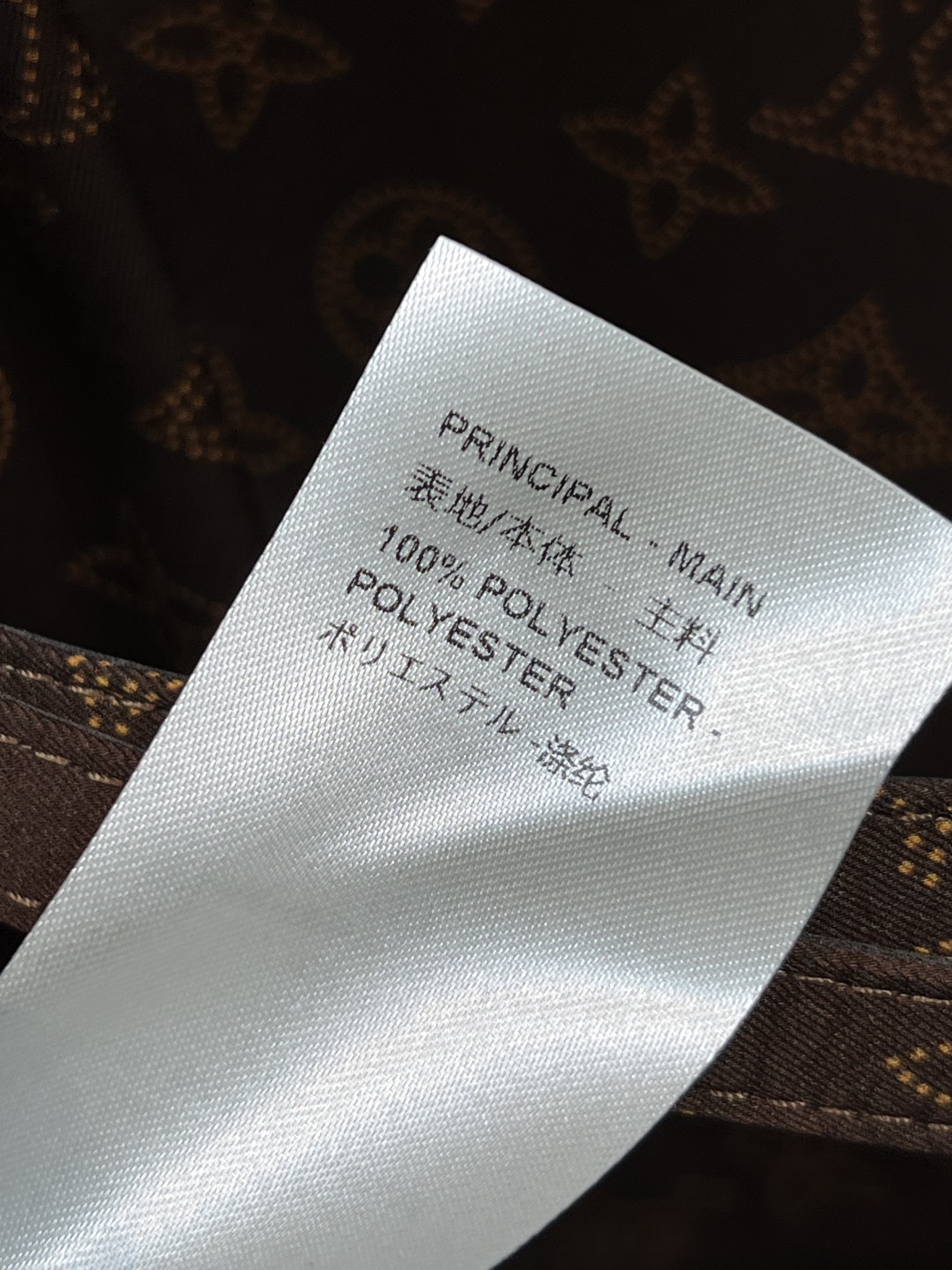 L家 25秋冬新款 经典老花V翻领腰带长裙 抗拒不了的经典老花印花图案 大气又耐看 翻领设计 胸前口袋装