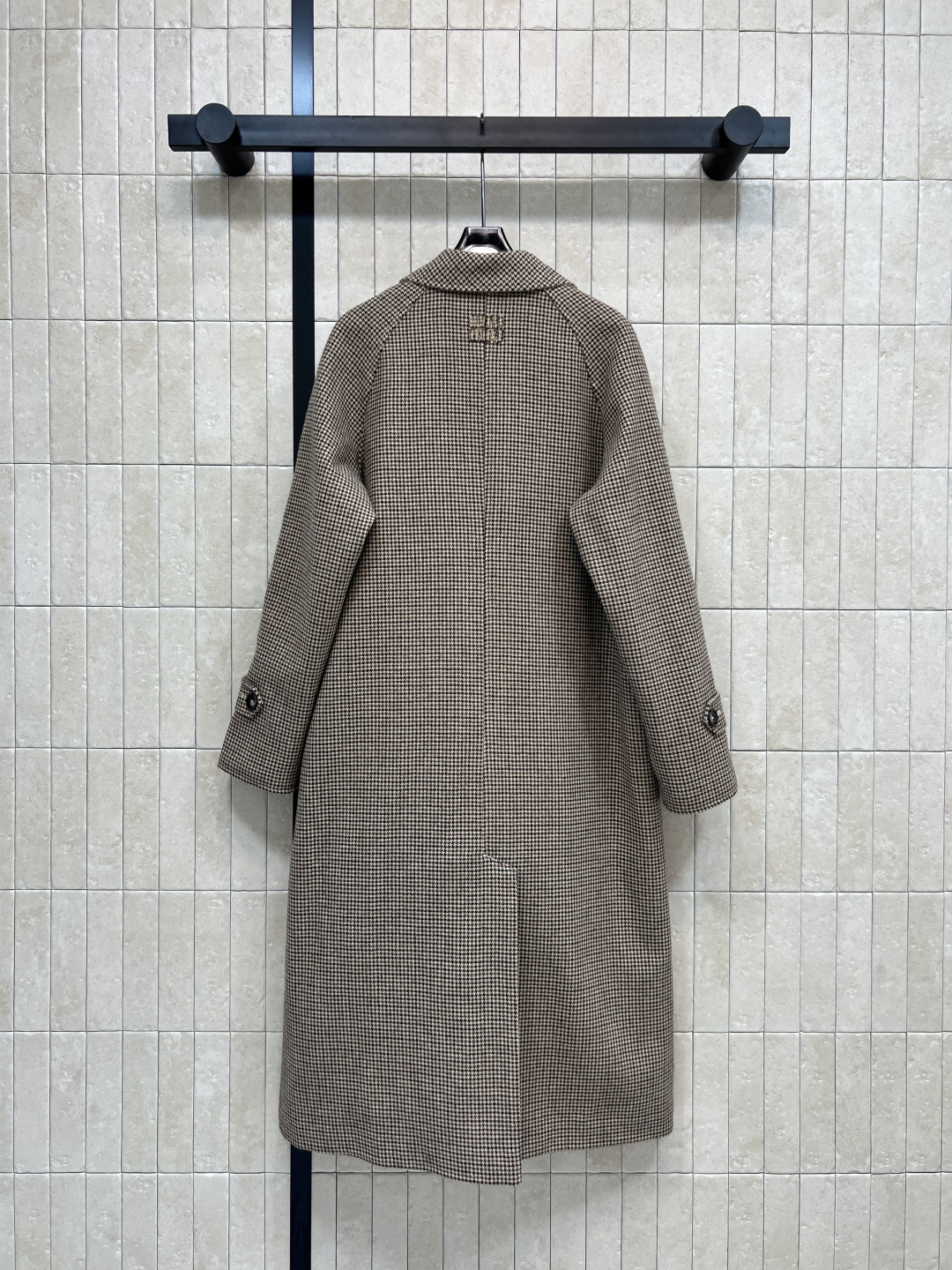 MIu家 25秋冬新款 双面单排扣排扣风衣外套 一面格纹毛呢面料 一面浅灰色风衣面料 经典廓形感风衣外套