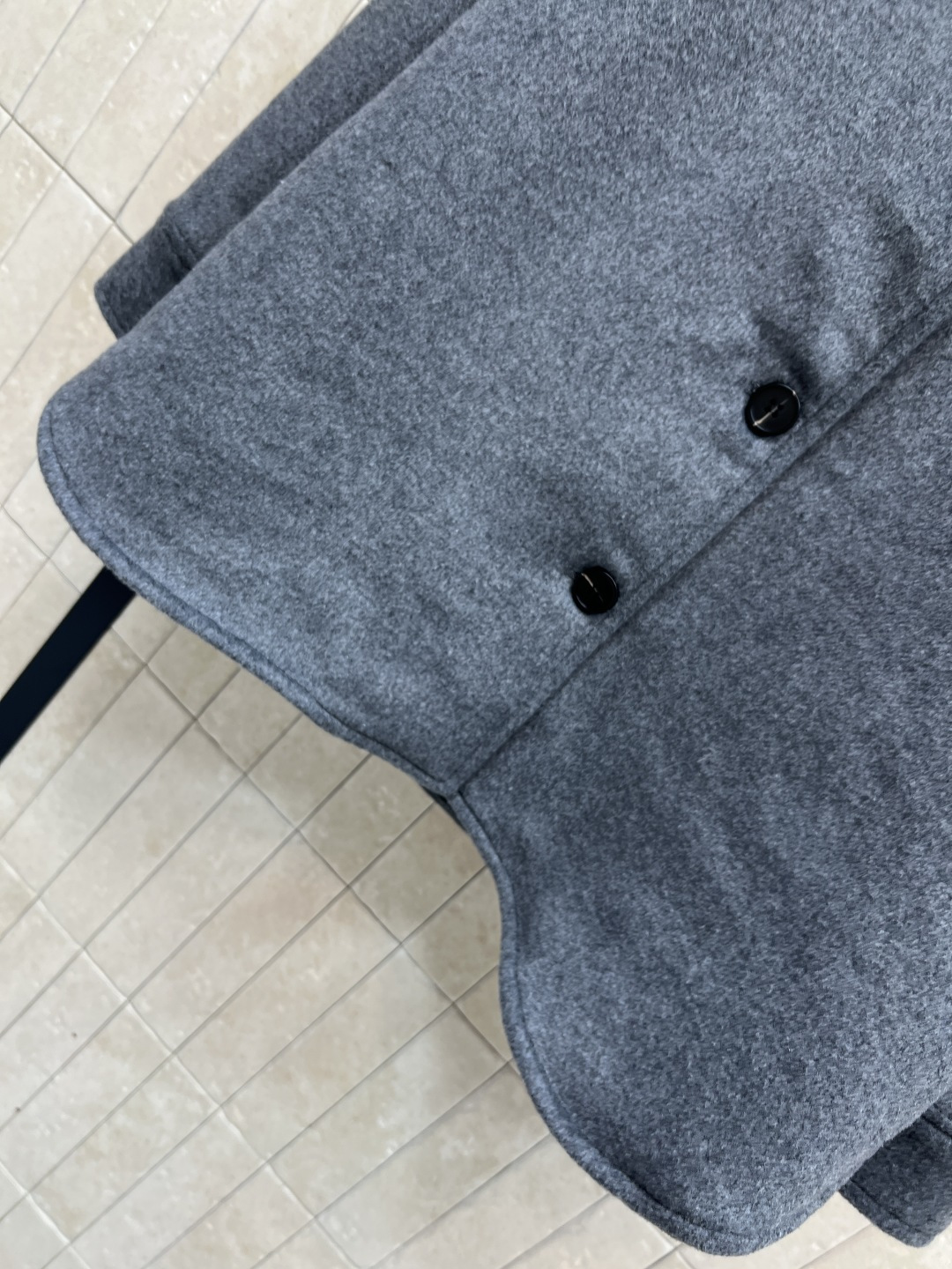 PD家 25秋冬新款 翻领双面羊毛外套 采用羊绒混纺羊毛材质精心制作 提升精气神 小翻领修饰脖颈 凸显简