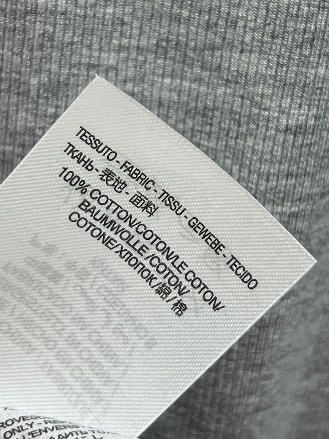 25秋冬新款 圆领打底衫 版型修身显瘦 纯棉面料 质感细腻柔软 日常时髦且百搭 纯色简约又经典系列 圆领