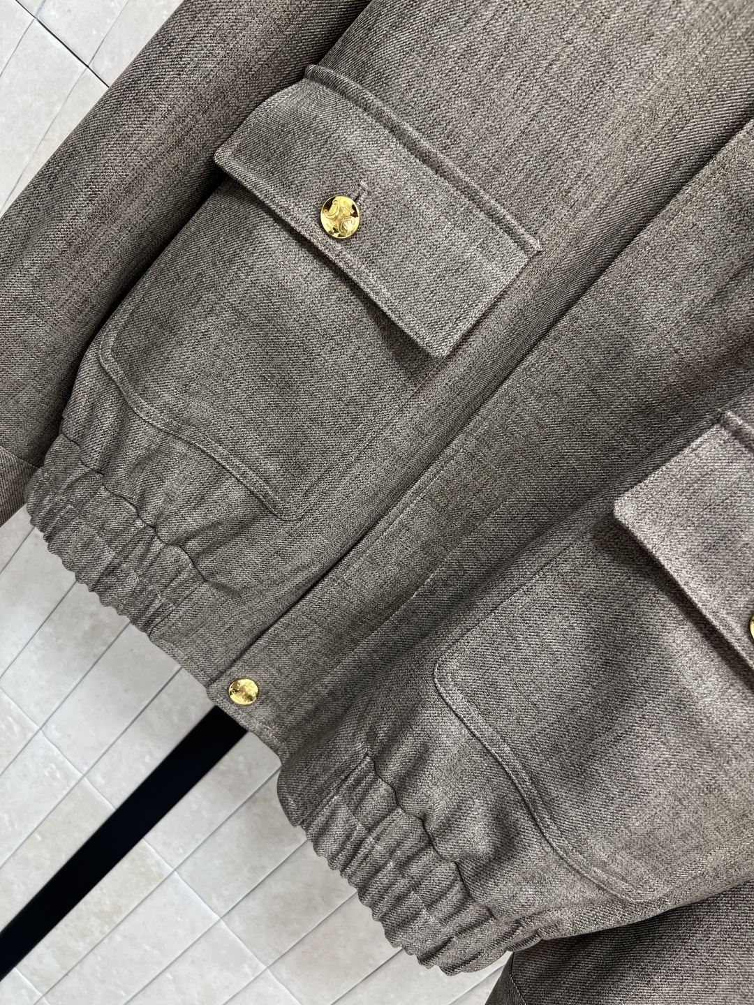 CE家 25秋冬新款 翻领夹克外套+百褶裙套装 复古减龄学院派 定制面料高级又时髦 经典凯旋门金扣装饰可