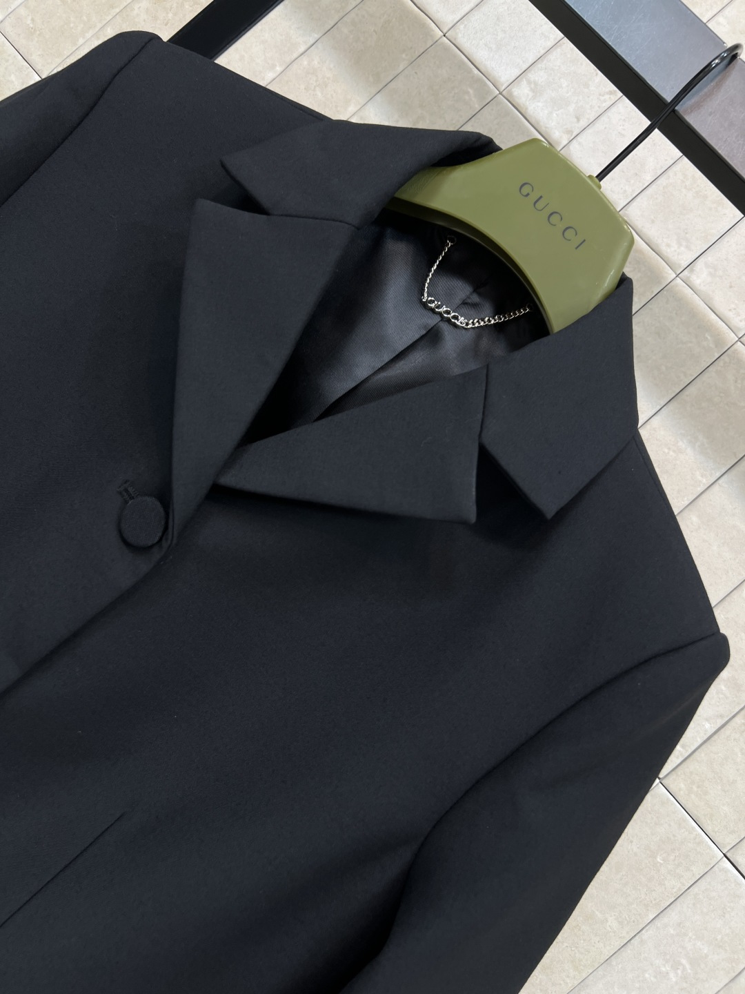 G家 25秋冬新款 翻领收腰西装外套+高腰西装短裤 一套搭配满分的气质感 不管是逛街聚会或者OL上班族 