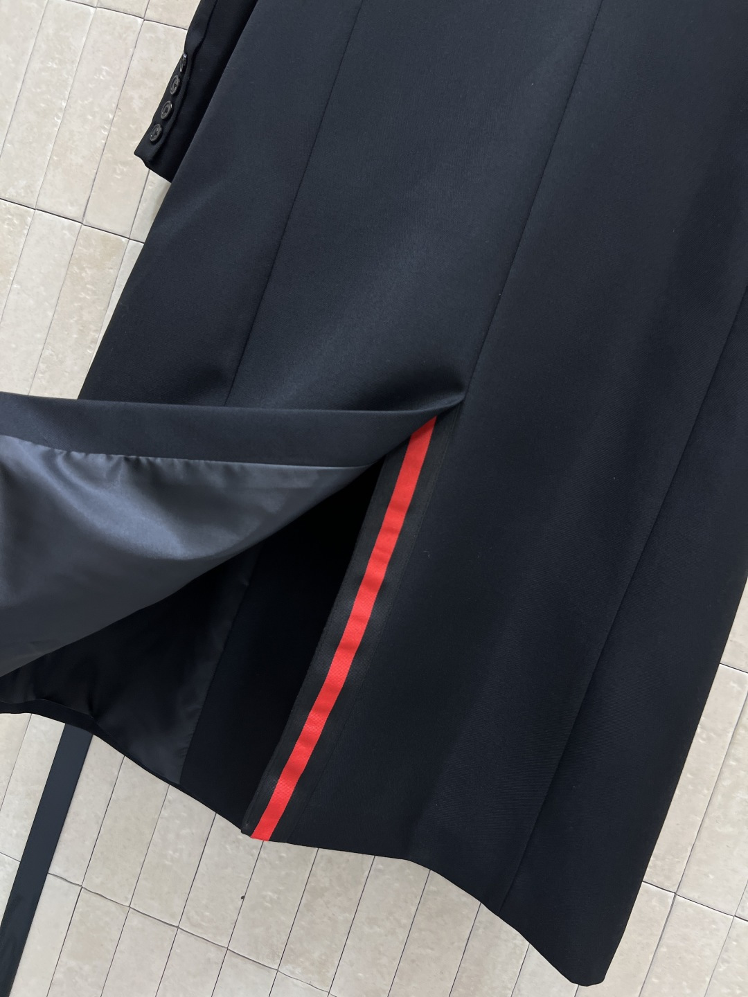 G家 25秋冬新款 黑色直筒长款西装大衣 这款长款西装上身超级显气质 经典百搭的黑色超级适合秋天 上身很