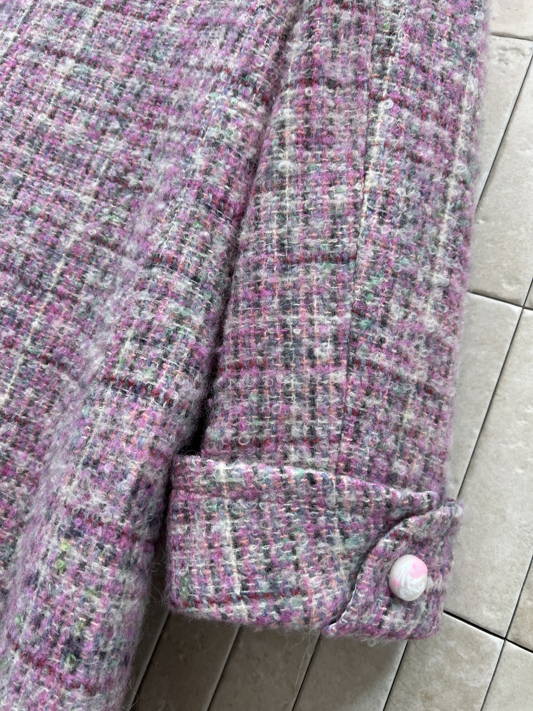 小香家 25秋冬新款 粉色粗花呢长款大衣 羊毛混纺材质 粉白黑线交织 雅致温柔 长款宽松版型 上身百搭不