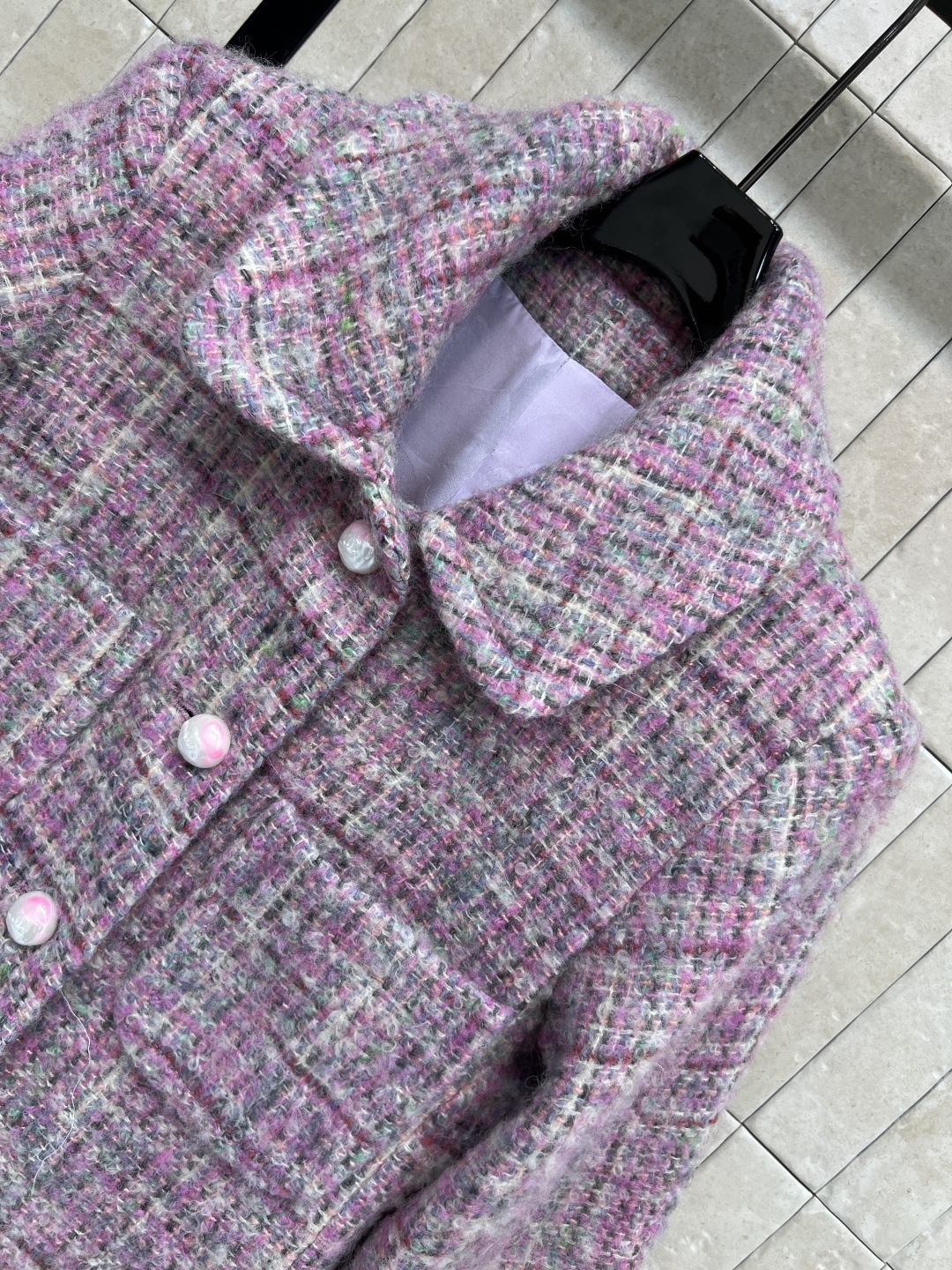 小香家 25秋冬新款 粉色粗花呢长款大衣 羊毛混纺材质 粉白黑线交织 雅致温柔 长款宽松版型 上身百搭不