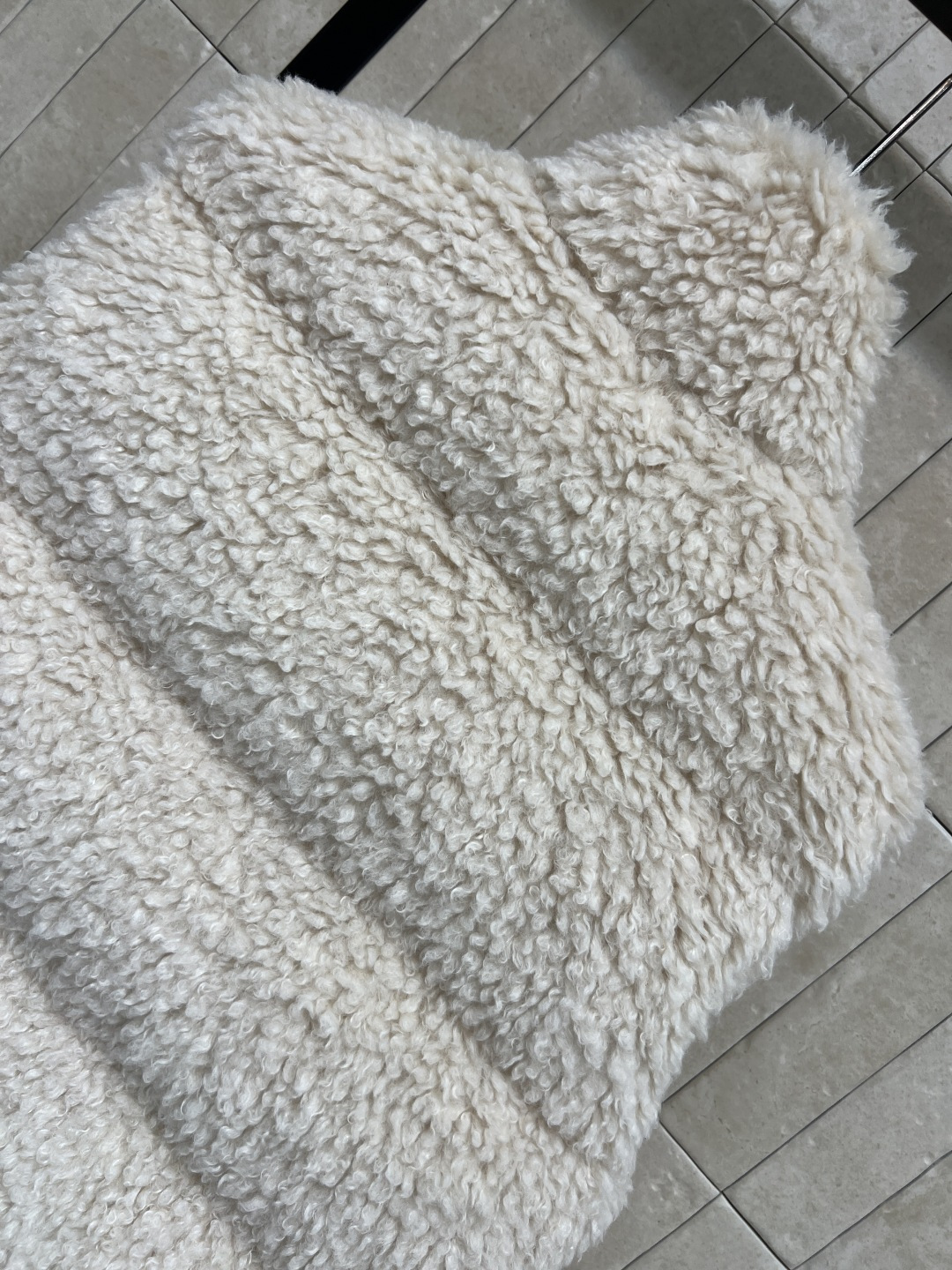 M家 25秋冬新 羊羔毛羽绒马甲 外层仿羊羔绒 柔软又保暖 内里填充高品质羽绒 冬天穿超暖和 立领+双向