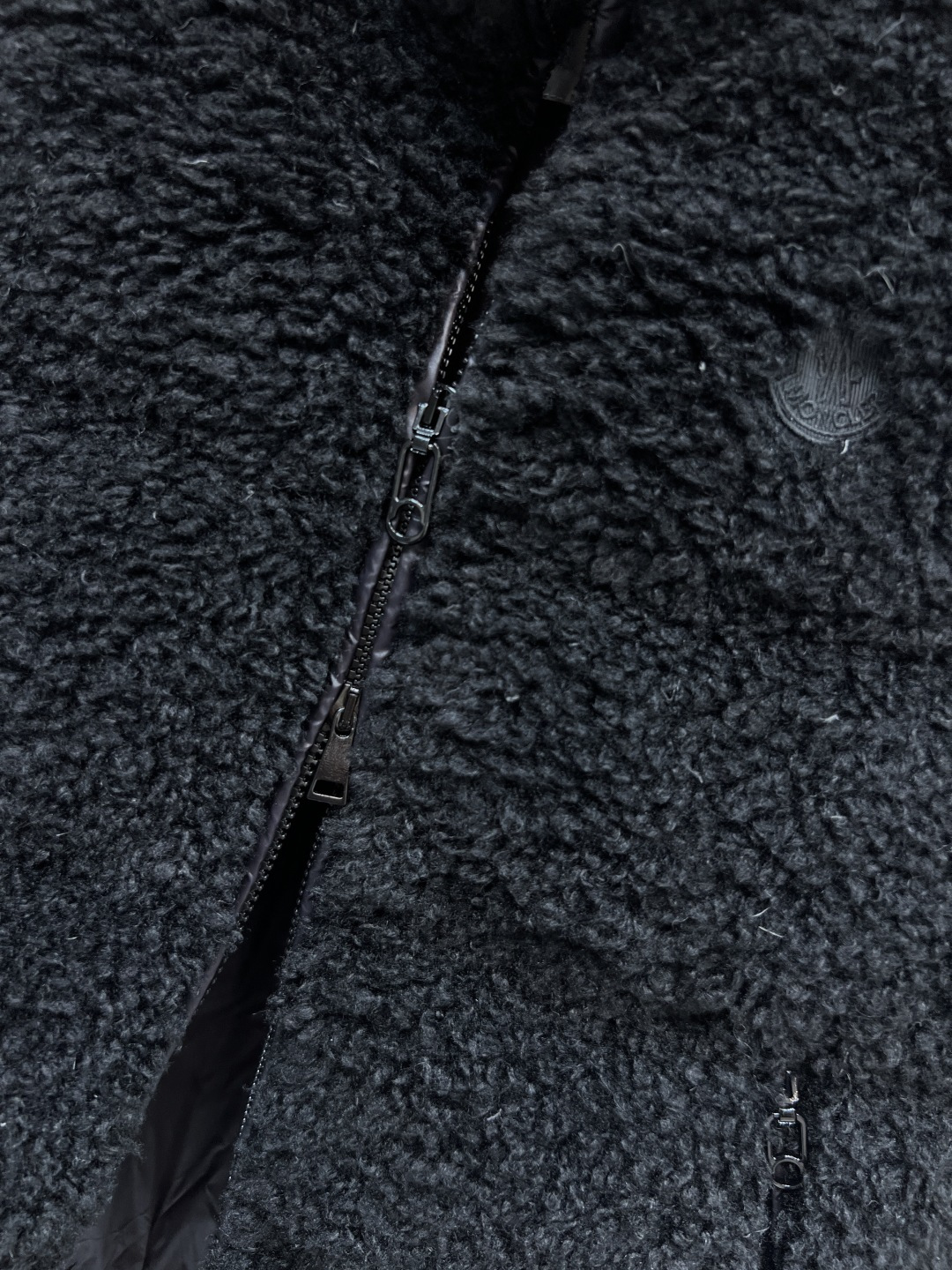 M家 25秋冬新 羊羔毛羽绒马甲 外层仿羊羔绒 柔软又保暖 内里填充高品质羽绒 冬天穿超暖和 立领+双向