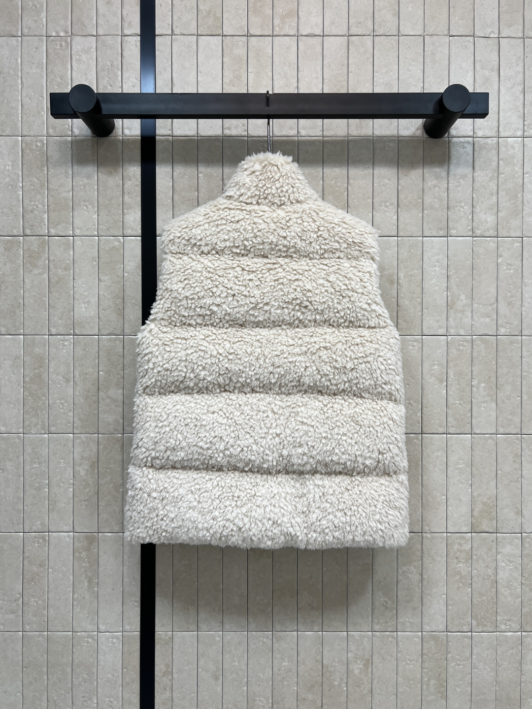 M家 25秋冬新 羊羔毛羽绒马甲 外层仿羊羔绒 柔软又保暖 内里填充高品质羽绒 冬天穿超暖和 立领+双向