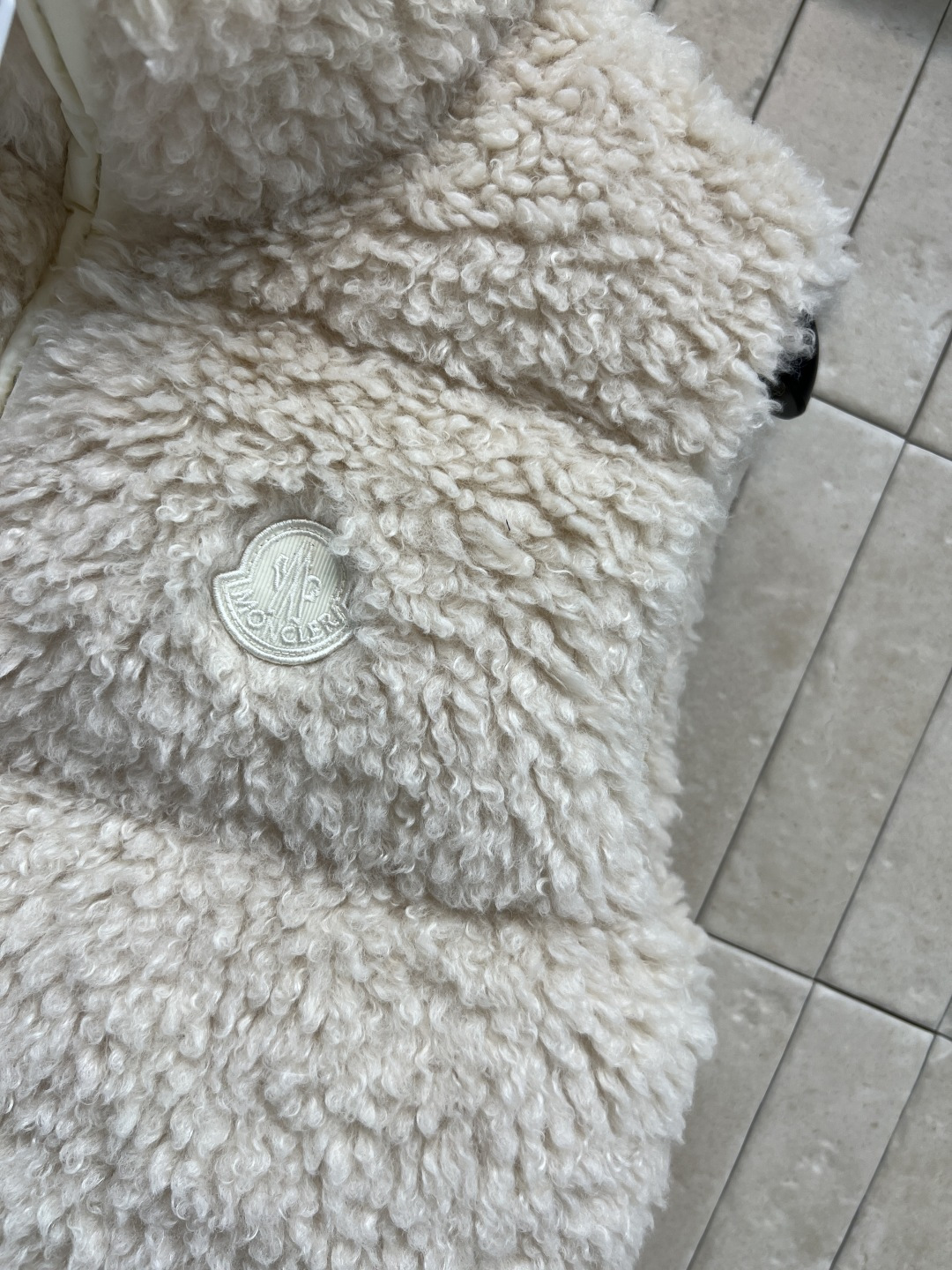 M家 25秋冬新 羊羔毛羽绒马甲 外层仿羊羔绒 柔软又保暖 内里填充高品质羽绒 冬天穿超暖和 立领+双向