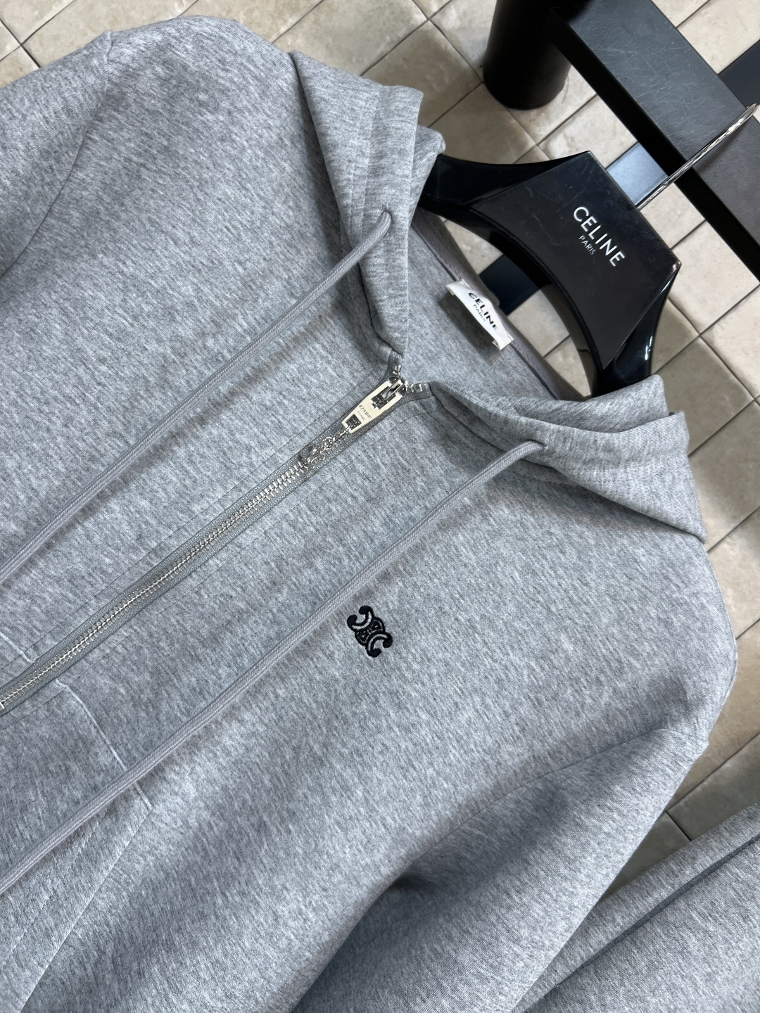 CE家 25秋冬新款 时髦运动套装 短款连帽卫衣+宽松运动裤 卫衣面料柔软亲肤 穿着超舒适！卫衣半拉链设