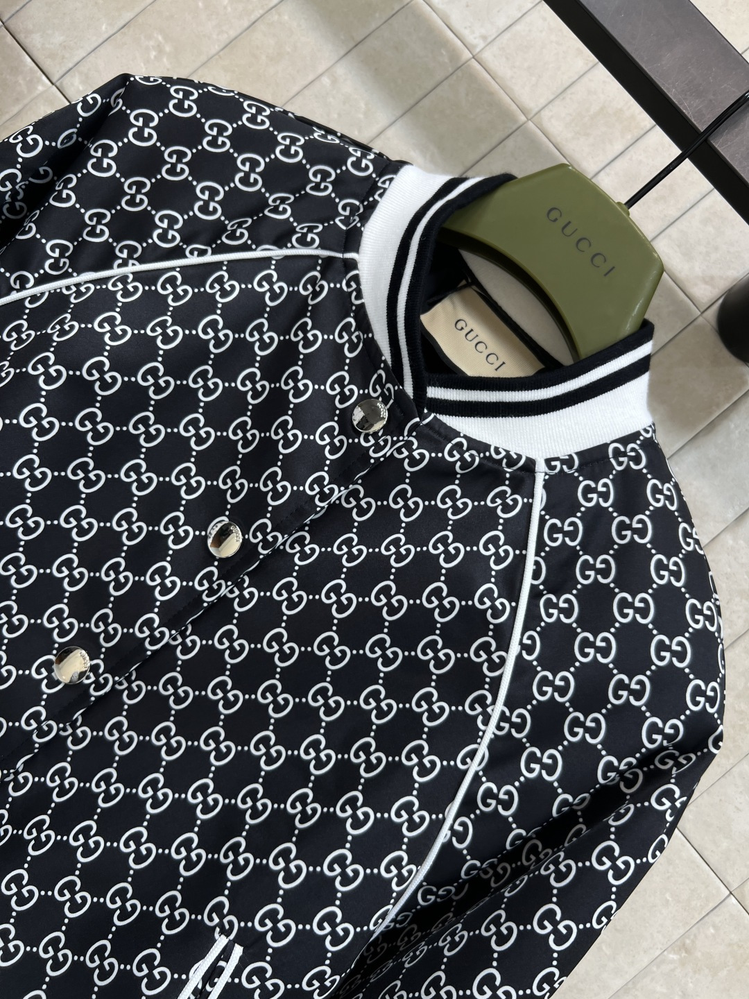 G家 25秋冬新款 GG提花棒球夹克外套 经典GG图案品牌感满满！春秋季节超适合 短款剪裁+黑白条纹袖口