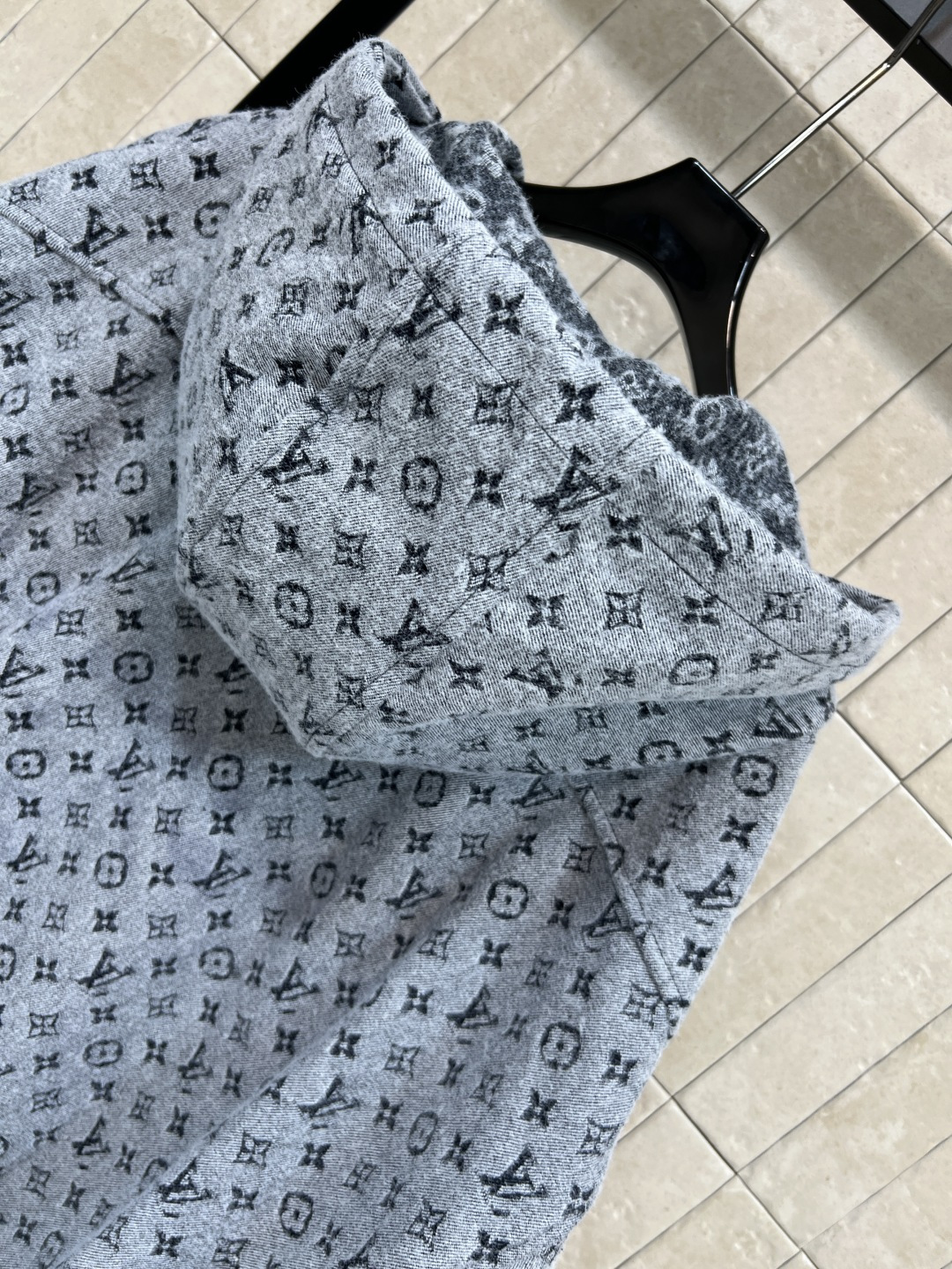 L家 25秋冬新款 老花提花连帽外套 经典Monogram图案低调又高级！高品质提花面料 柔软有质感 秋