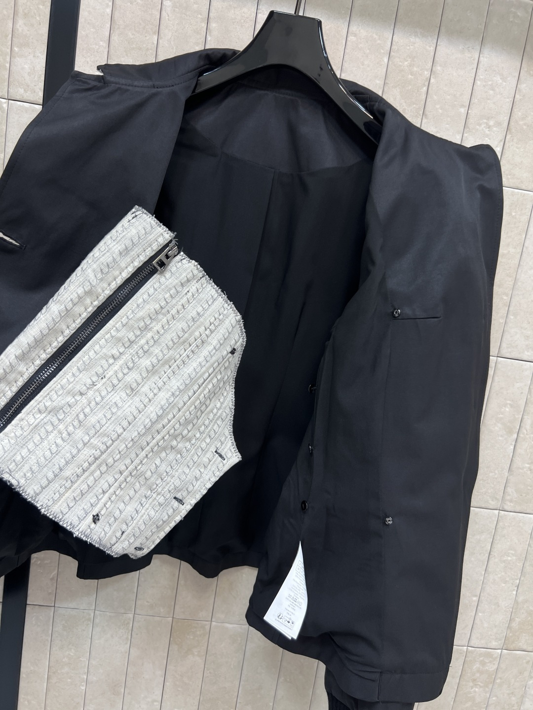 D家 25秋冬新款 立领束腰工装夹克外套 白色编织领口+黑色螺纹袖口 层次感满满 定制logo排扣收腰版