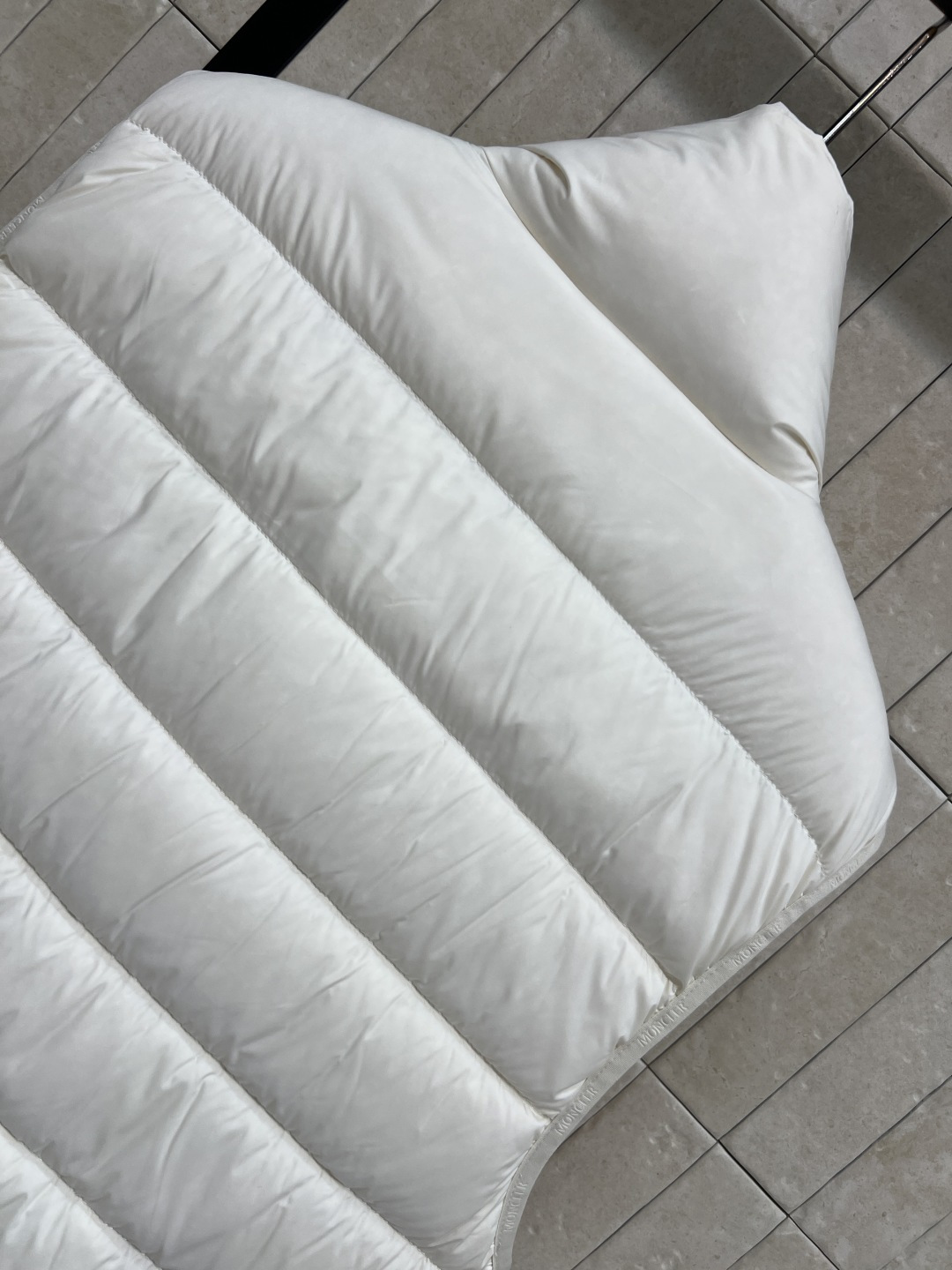 M家 25秋冬新款 立领羽绒马甲 高密锦纶面料防风防泼水 国标90鹅绒填充 保暖又轻盈 立领+双向拉链门